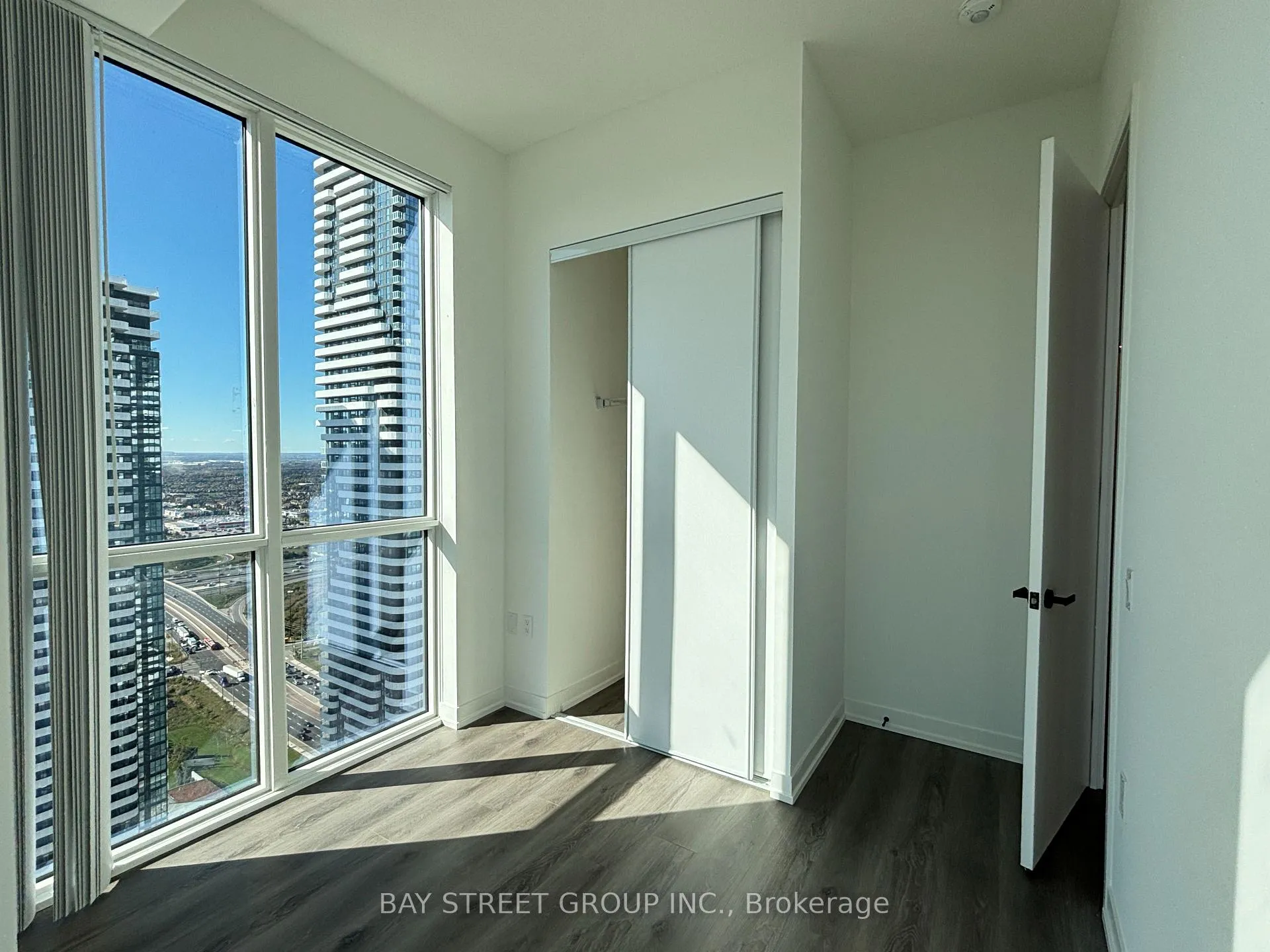 Photo 23 of Unit 4612, 28 Interchange Way, Vaughan, Vaughan Corporate Centre — HOMEH