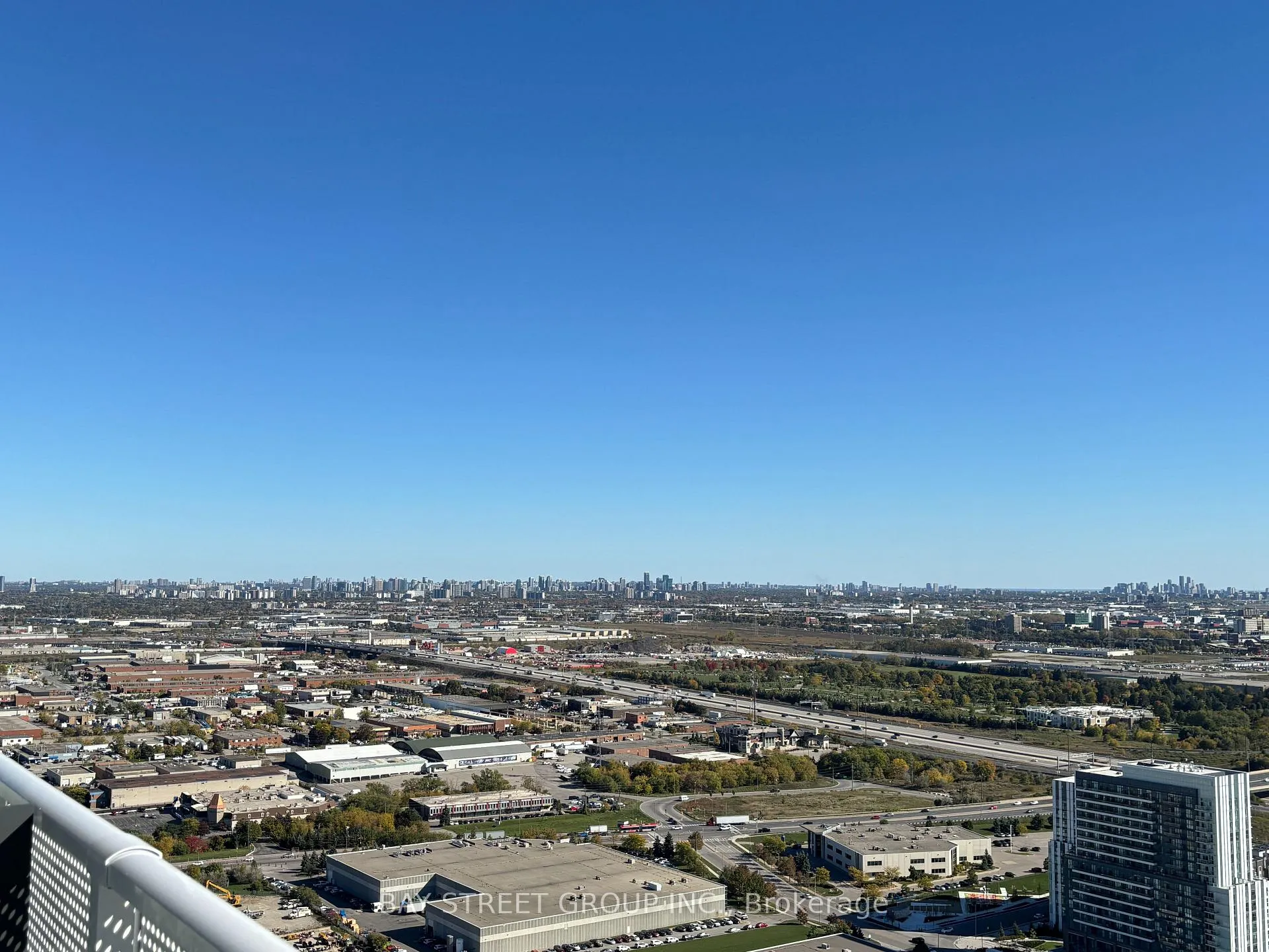 Photo 27 of Unit 4612, 28 Interchange Way, Vaughan, Vaughan Corporate Centre — HOMEH
