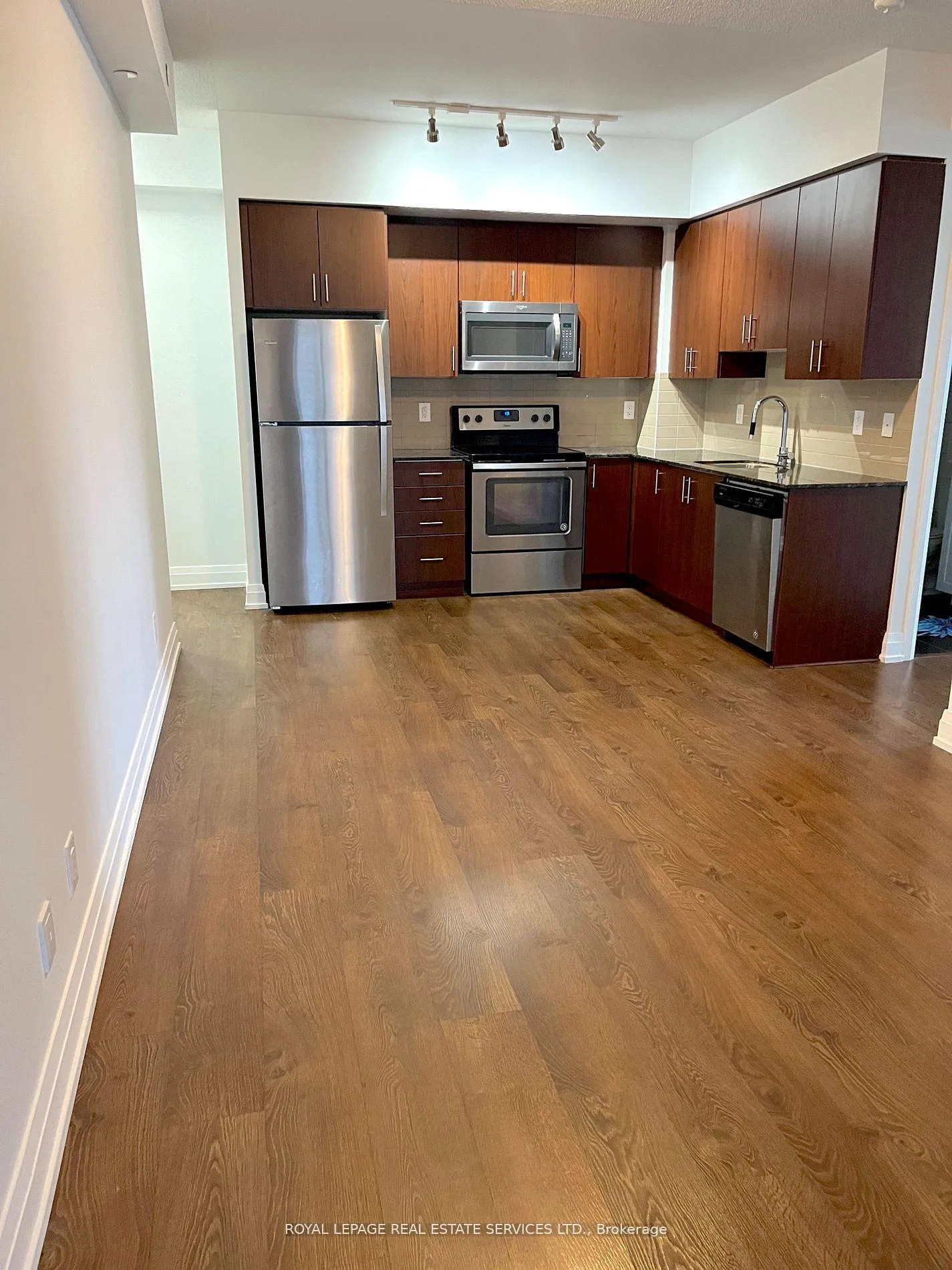 Photo 3 of Unit 1011, 3700 Highway 7, Vaughan, East Woodbridge — HOMEH