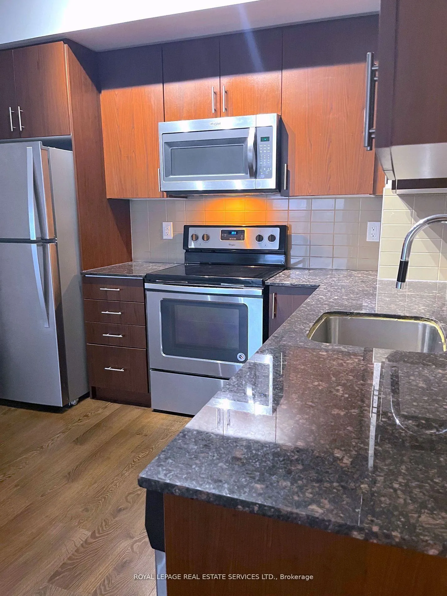 Photo 5 of Unit 1011, 3700 Highway 7, Vaughan, East Woodbridge — HOMEH