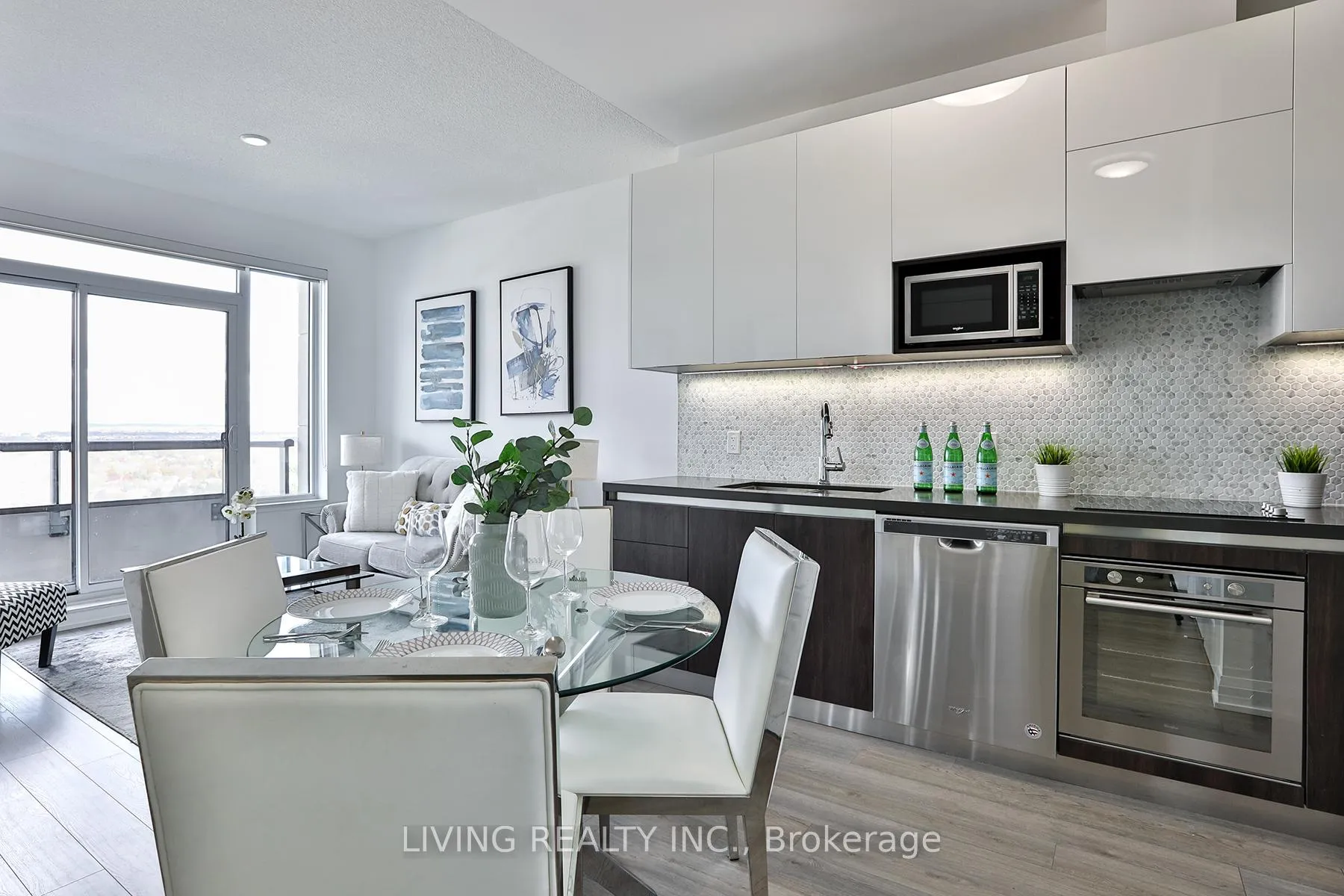 Photo 5 of Unit 2101, 15 Water Walk Drive, Markham, Unionville — HOMEH