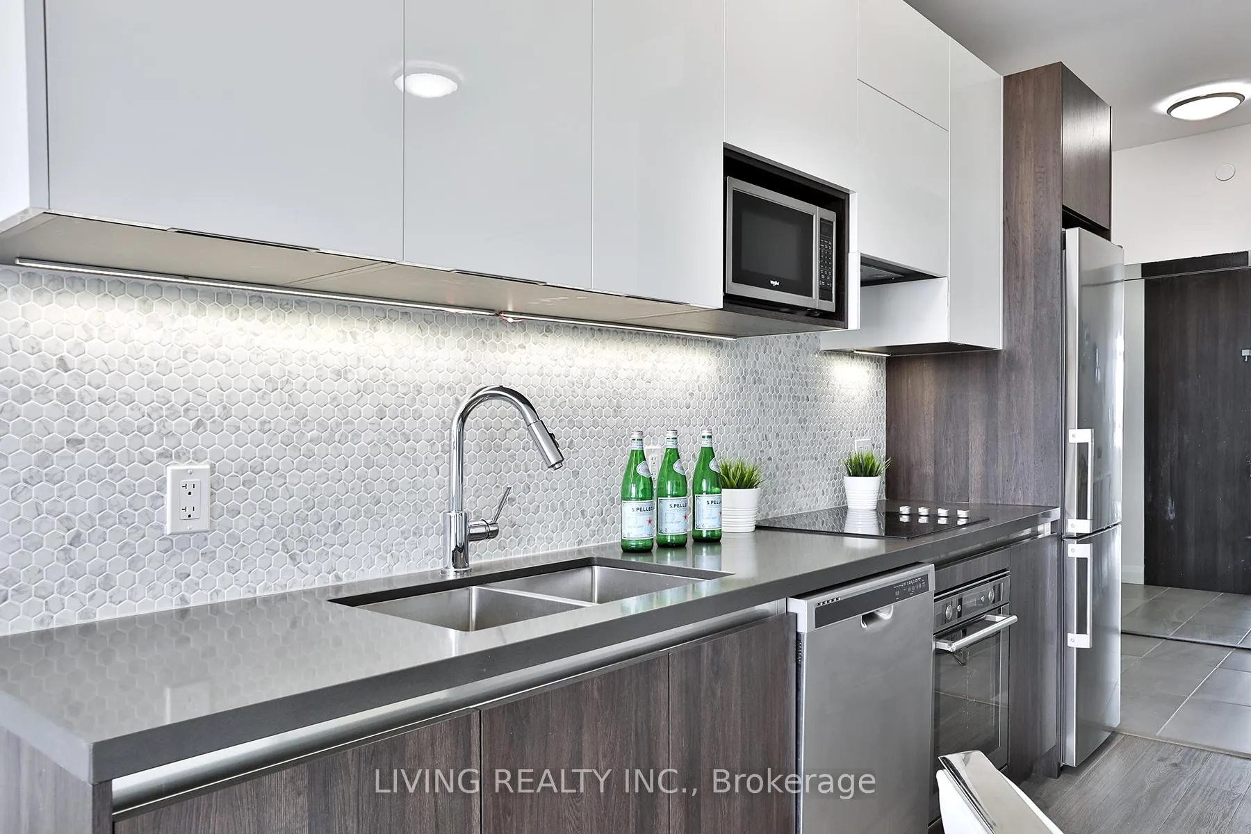 Photo 7 of Unit 2101, 15 Water Walk Drive, Markham, Unionville — HOMEH