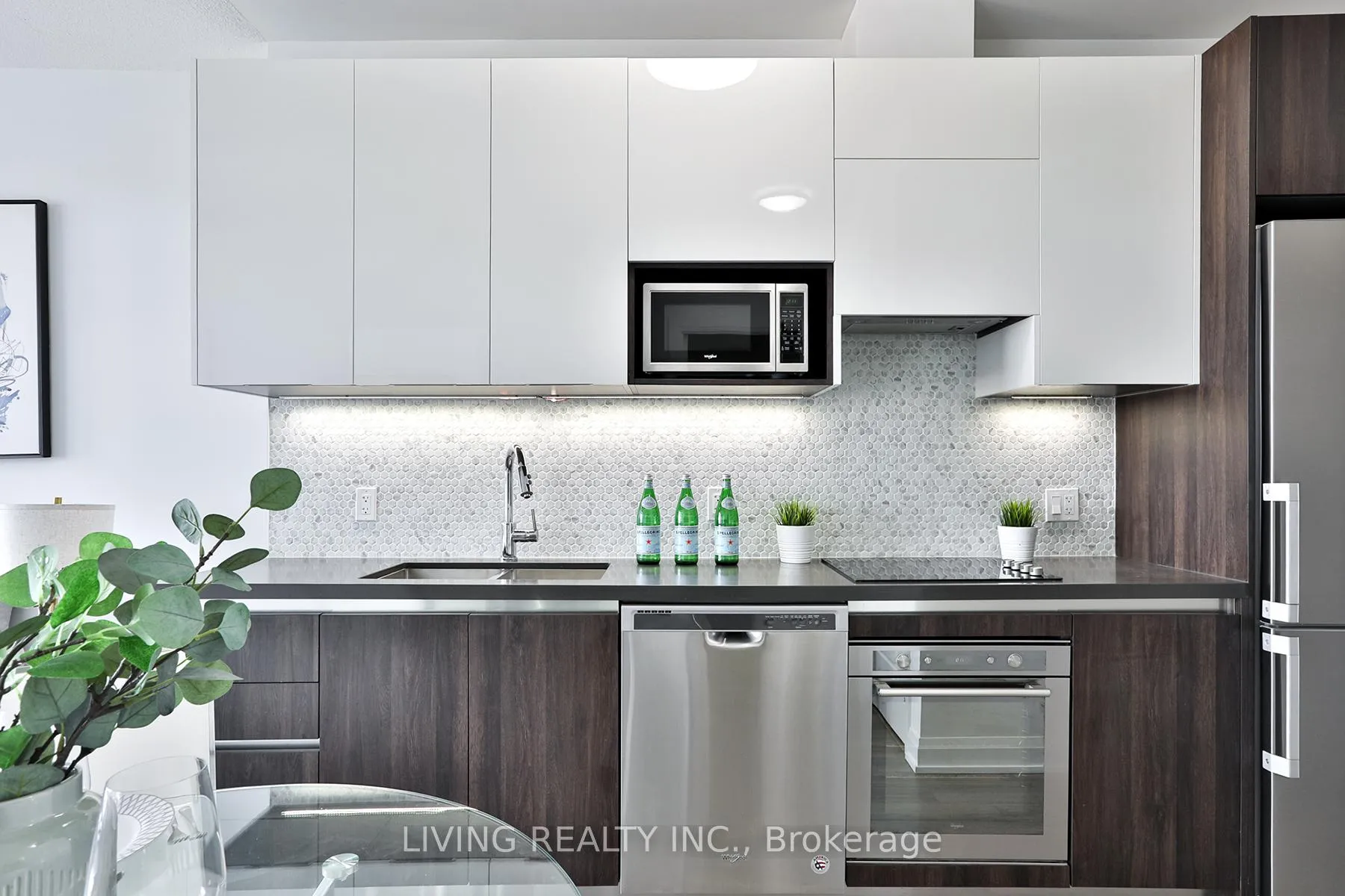 Photo 8 of Unit 2101, 15 Water Walk Drive, Markham, Unionville — HOMEH