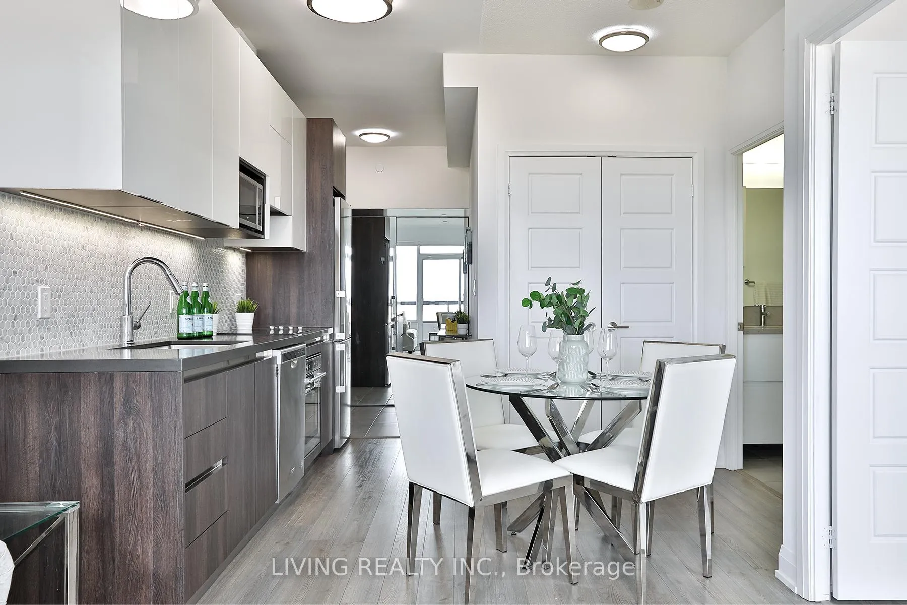 Photo 9 of Unit 2101, 15 Water Walk Drive, Markham, Unionville — HOMEH