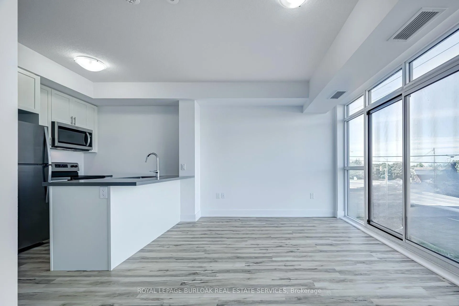 Photo 9 of Unit 204, 450 Dundas Street E, Hamilton, Waterdown — HOMEH