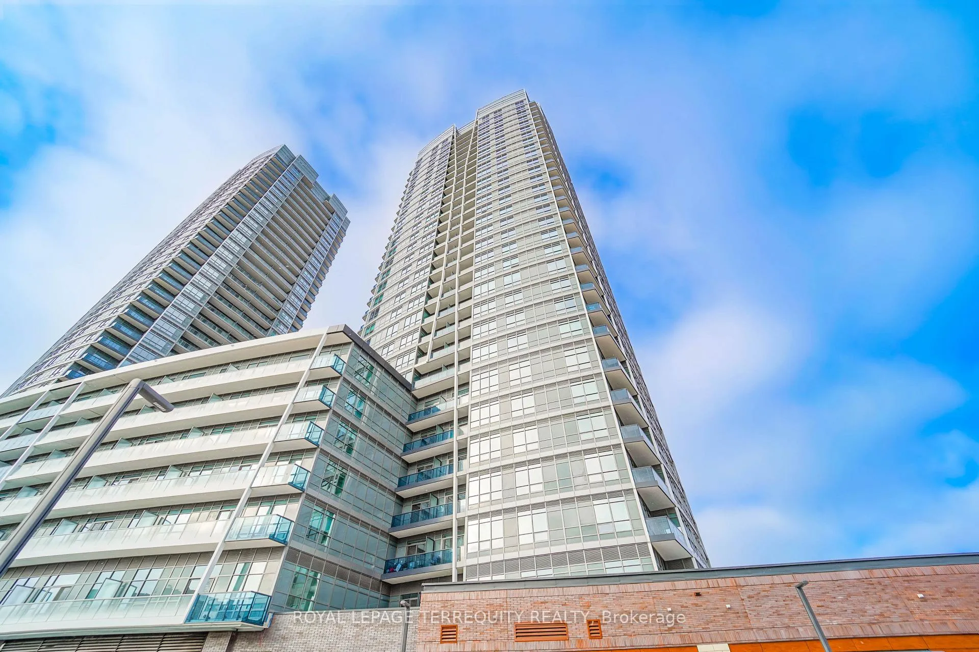 Photo 1 of Unit 2612, 50 Upper Mall Way, Vaughan, Brownridge — HOMEH
