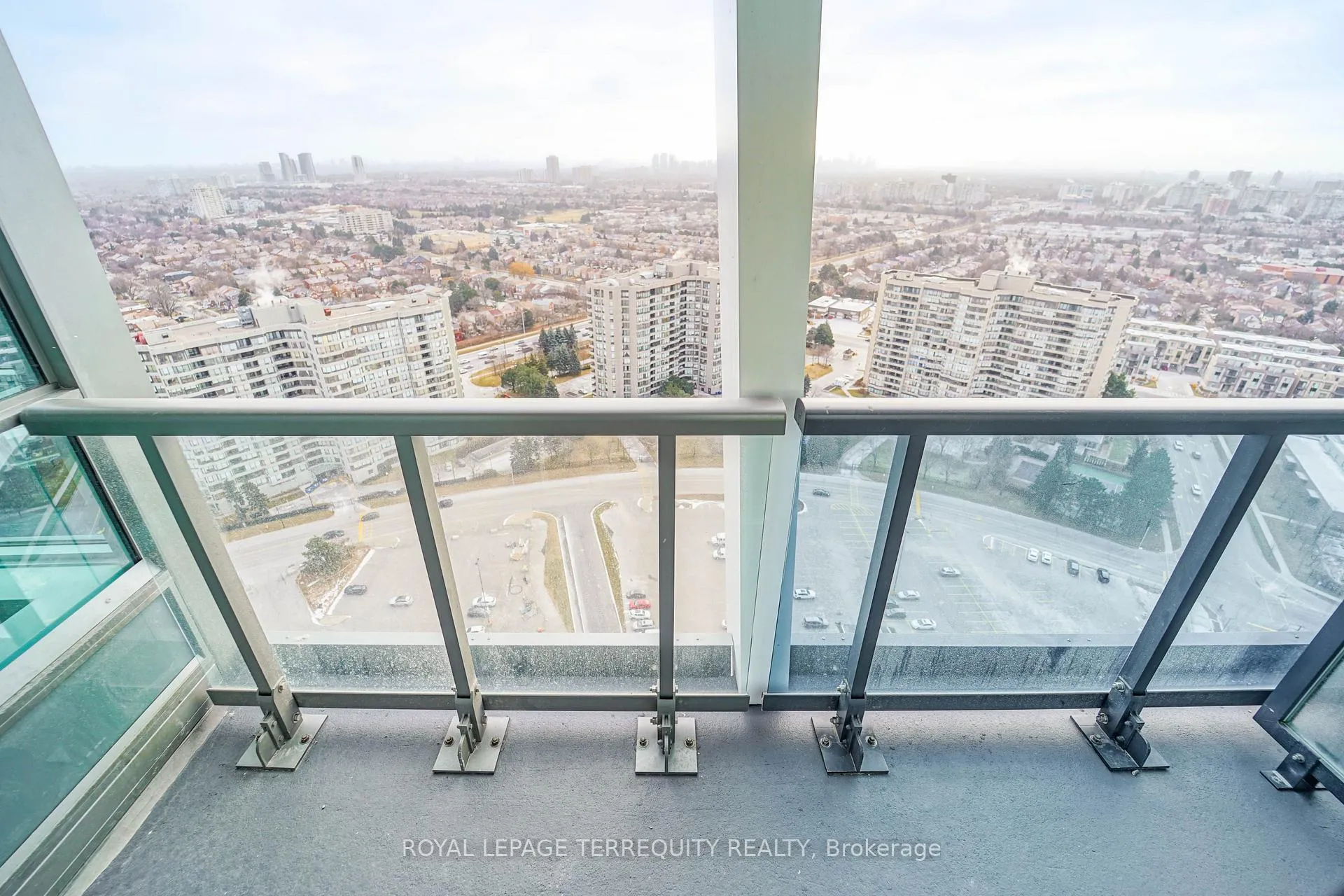 Photo 12 of Unit 2612, 50 Upper Mall Way, Vaughan, Brownridge — HOMEH