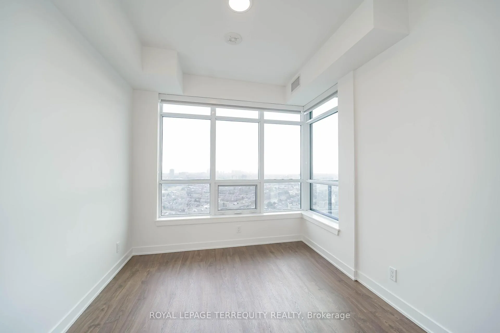 Photo 18 of Unit 2612, 50 Upper Mall Way, Vaughan, Brownridge — HOMEH