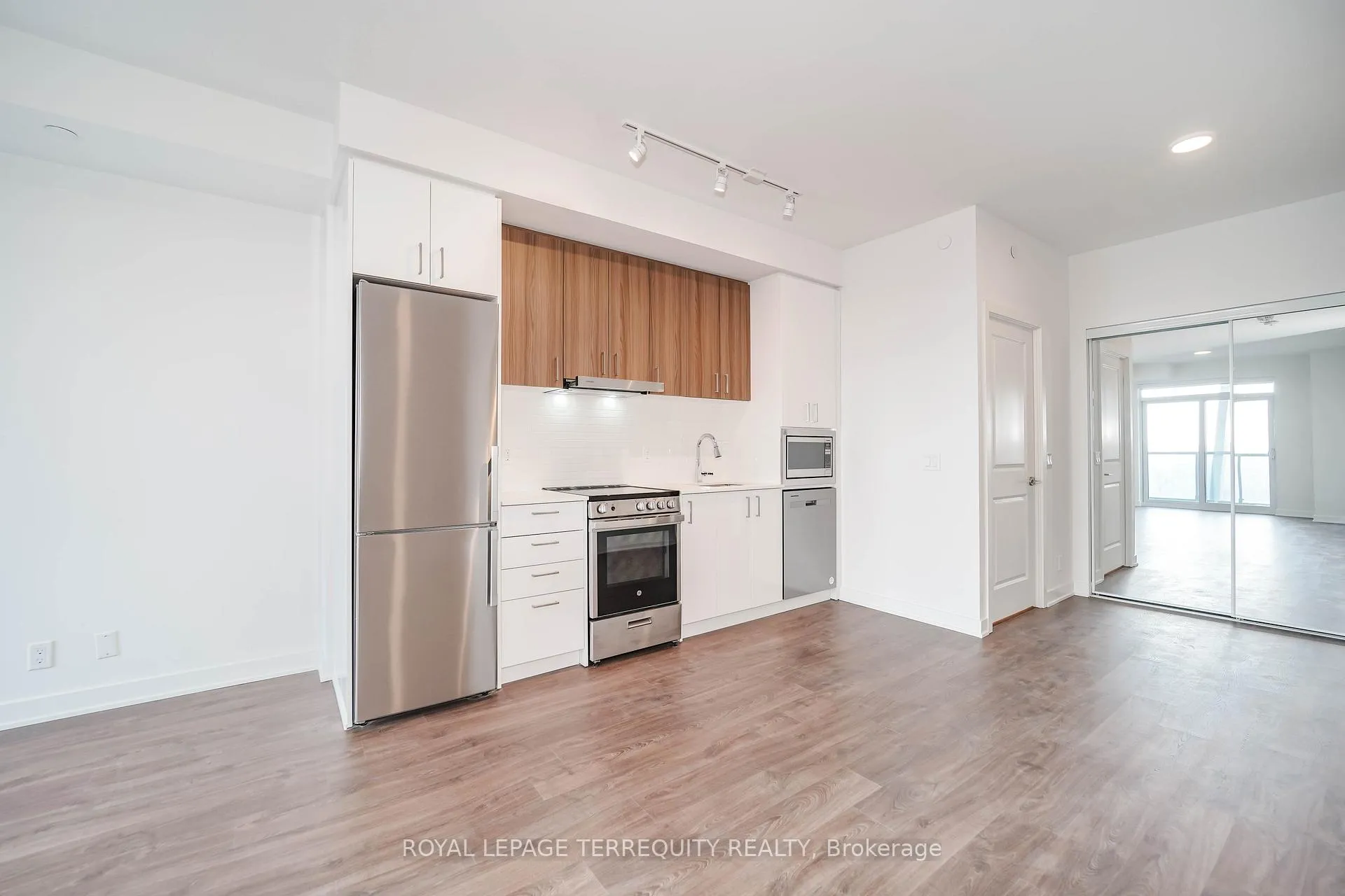 Photo 26 of Unit 2612, 50 Upper Mall Way, Vaughan, Brownridge — HOMEH
