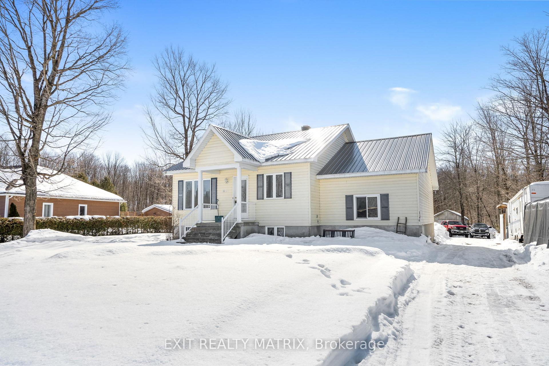 Photo 1 of 2880 Greenlane Road E, Champlain, Champlain Twp — HOMEH