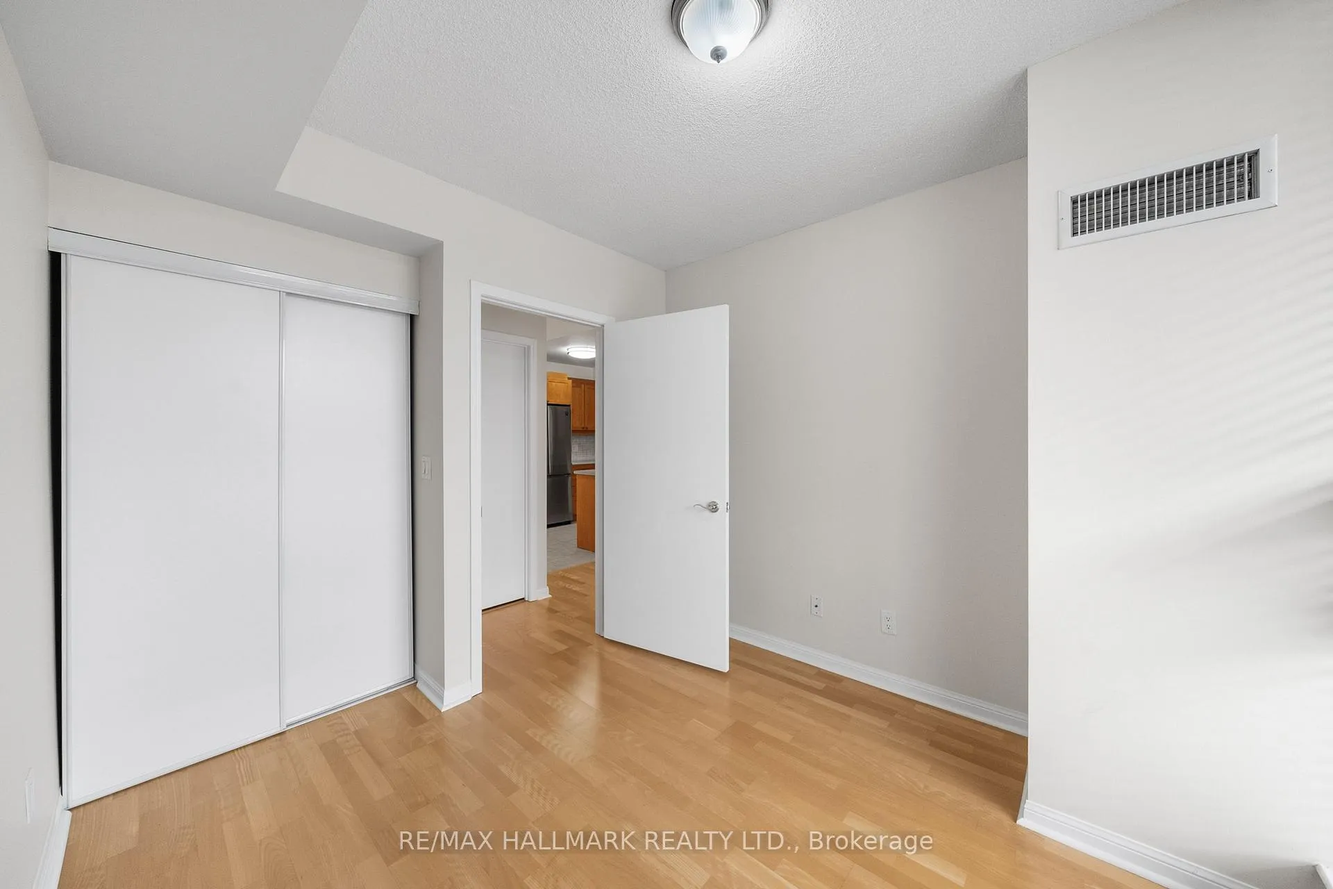 Photo 16 of Unit 307, 1801 Bayview Avenue, Toronto, Leaside — HOMEH