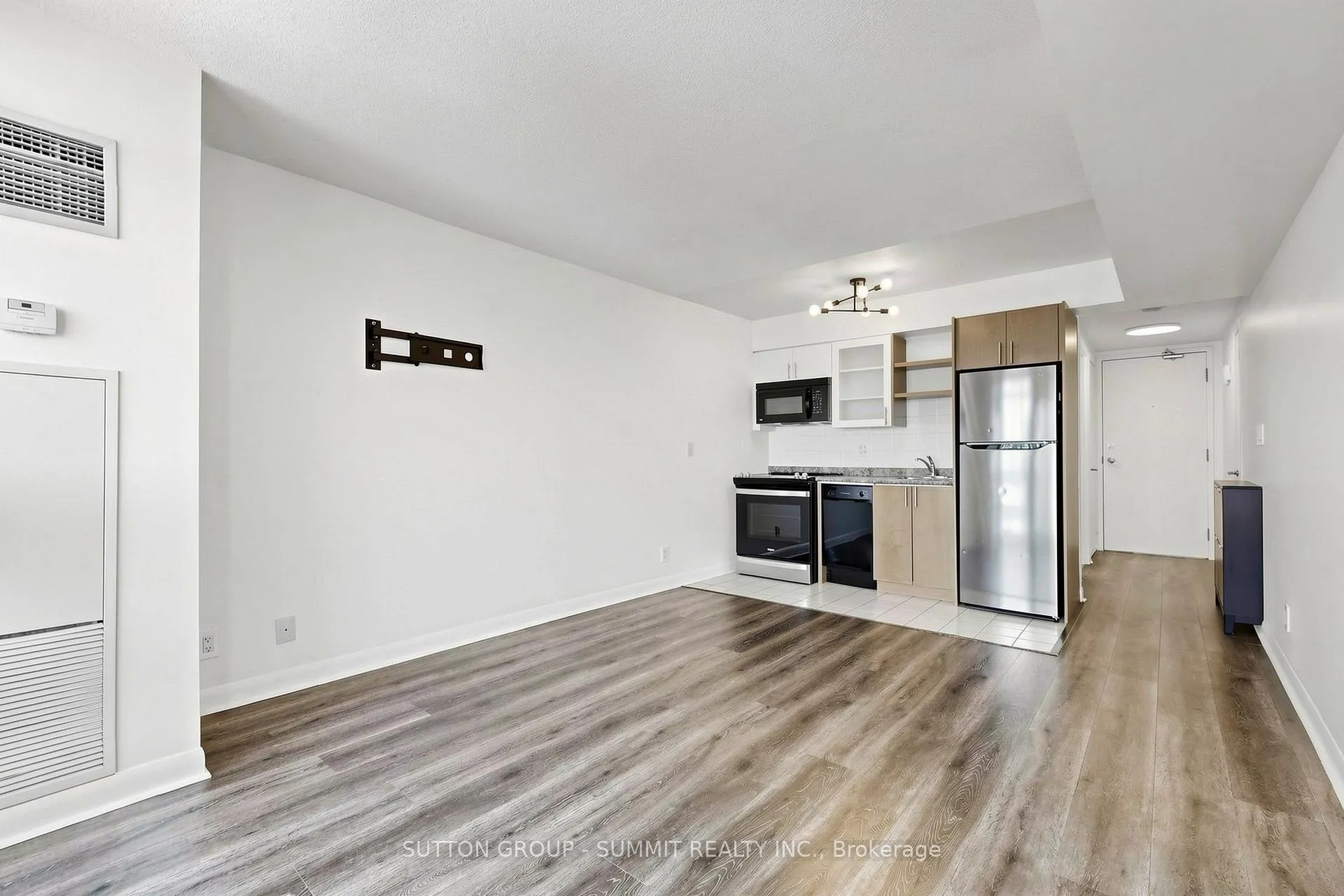 Photo 6 of Unit 2209, 600 Fleet Street, Toronto, Niagara — HOMEH