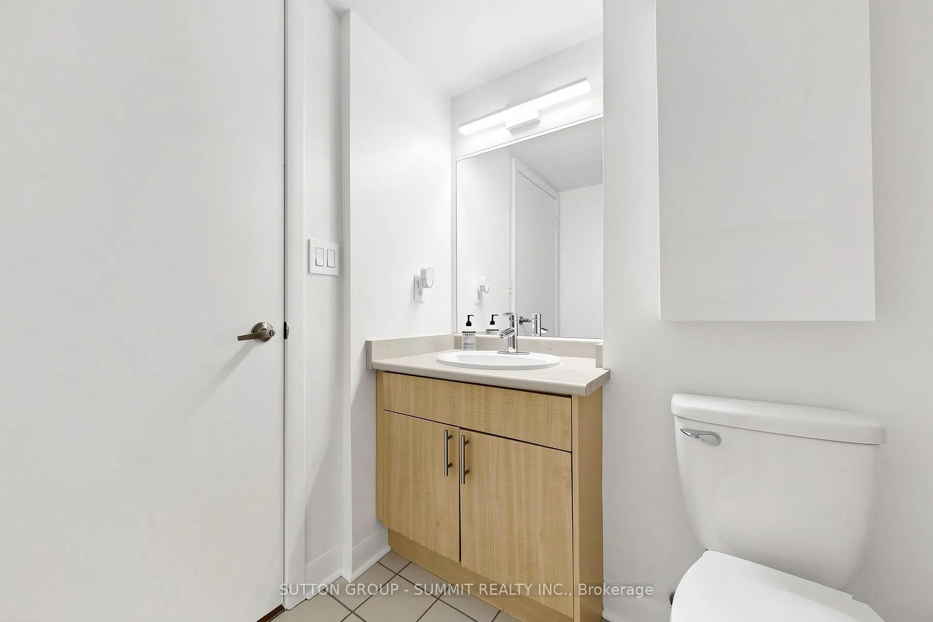 Photo 12 of Unit 2209, 600 Fleet Street, Toronto, Niagara — HOMEH