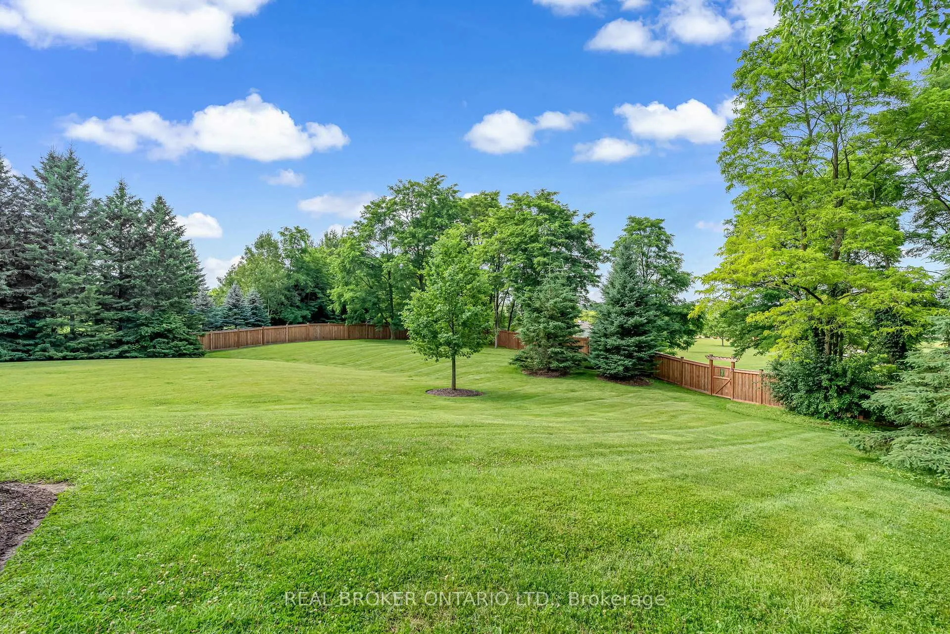 Photo 35 of 18 Fox Run Drive, Puslinch, Rural Puslinch East — HOMEH