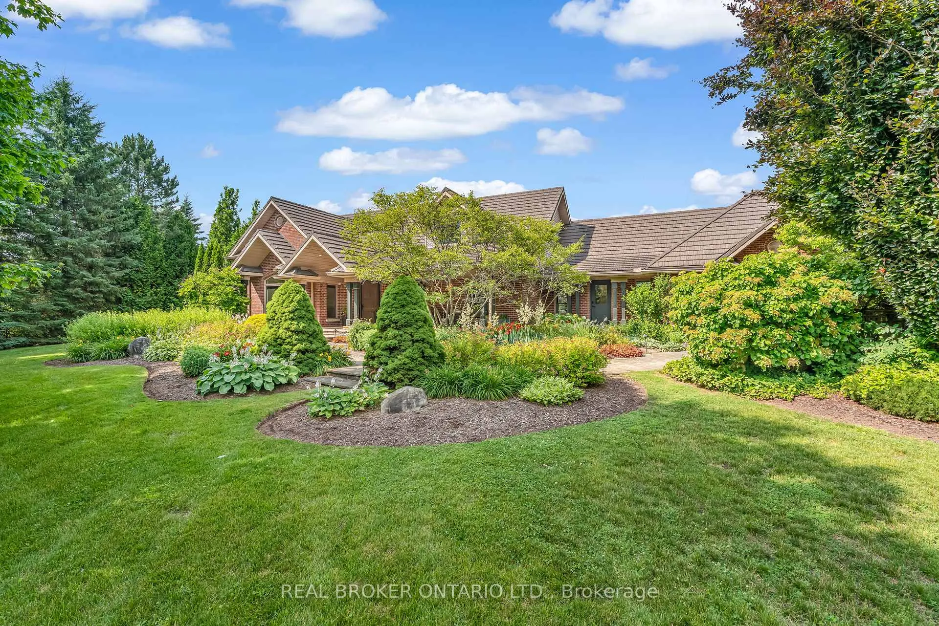 Photo 40 of 18 Fox Run Drive, Puslinch, Rural Puslinch East — HOMEH
