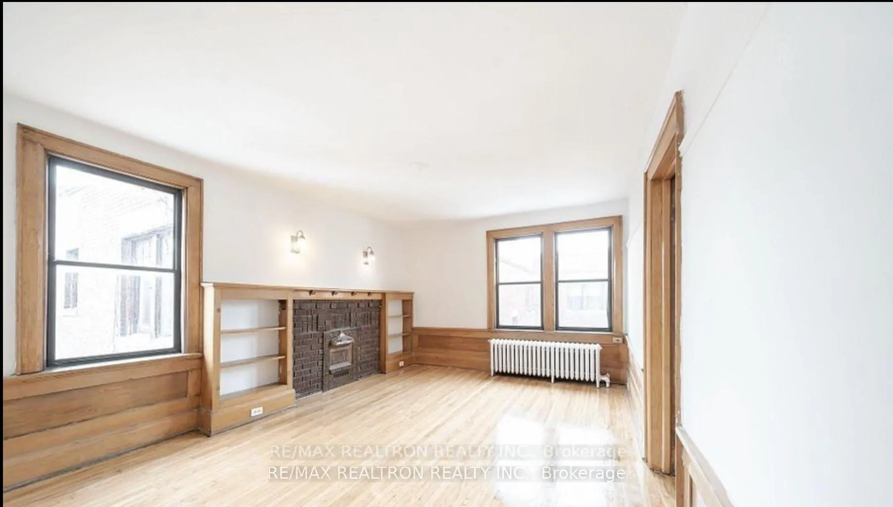 Photo 1 of Unit 32, 6 Kingston Road, Toronto, Woodbine Corridor — HOMEH