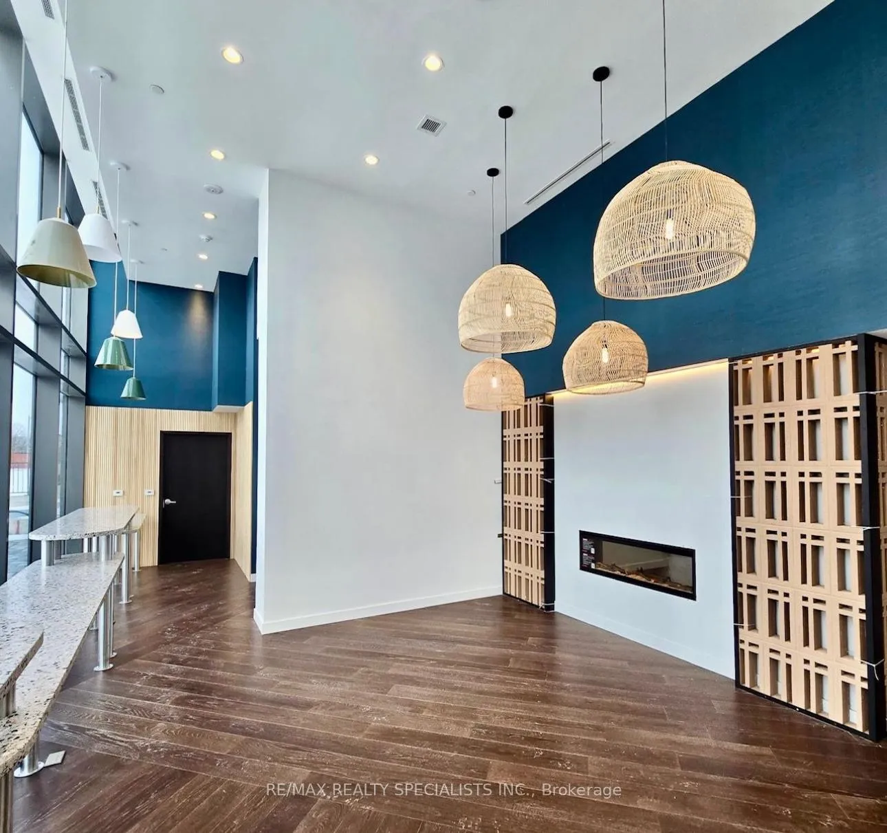 Photo 2 of Unit 908, 498 Caldari Road S, Vaughan, Concord — HOMEH