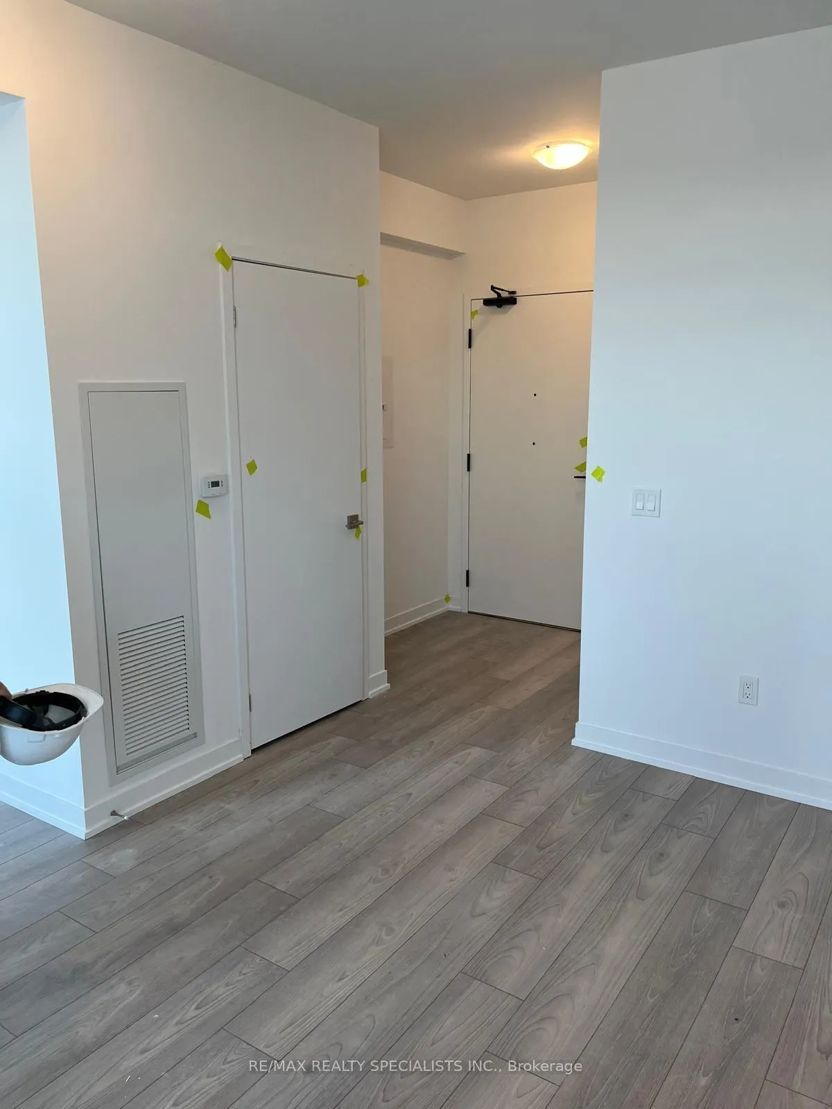 Photo 8 of Unit 908, 498 Caldari Road S, Vaughan, Concord — HOMEH