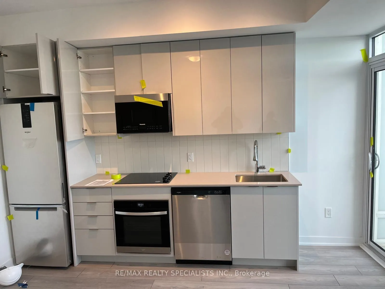 Photo 9 of Unit 908, 498 Caldari Road S, Vaughan, Concord — HOMEH