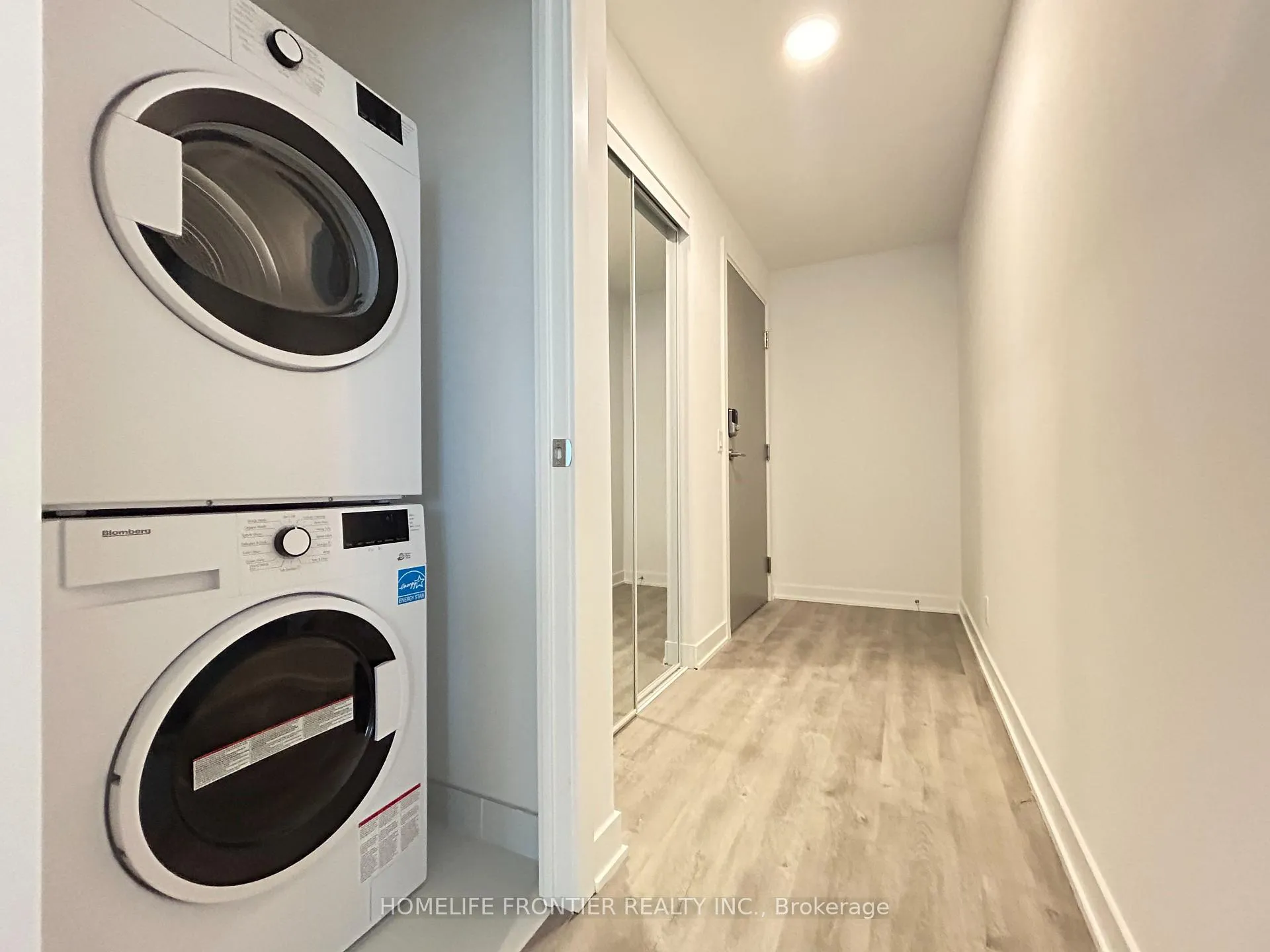 Photo 7 of Unit 2702B, 50 Upper Mall Way, Vaughan, Brownridge — HOMEH