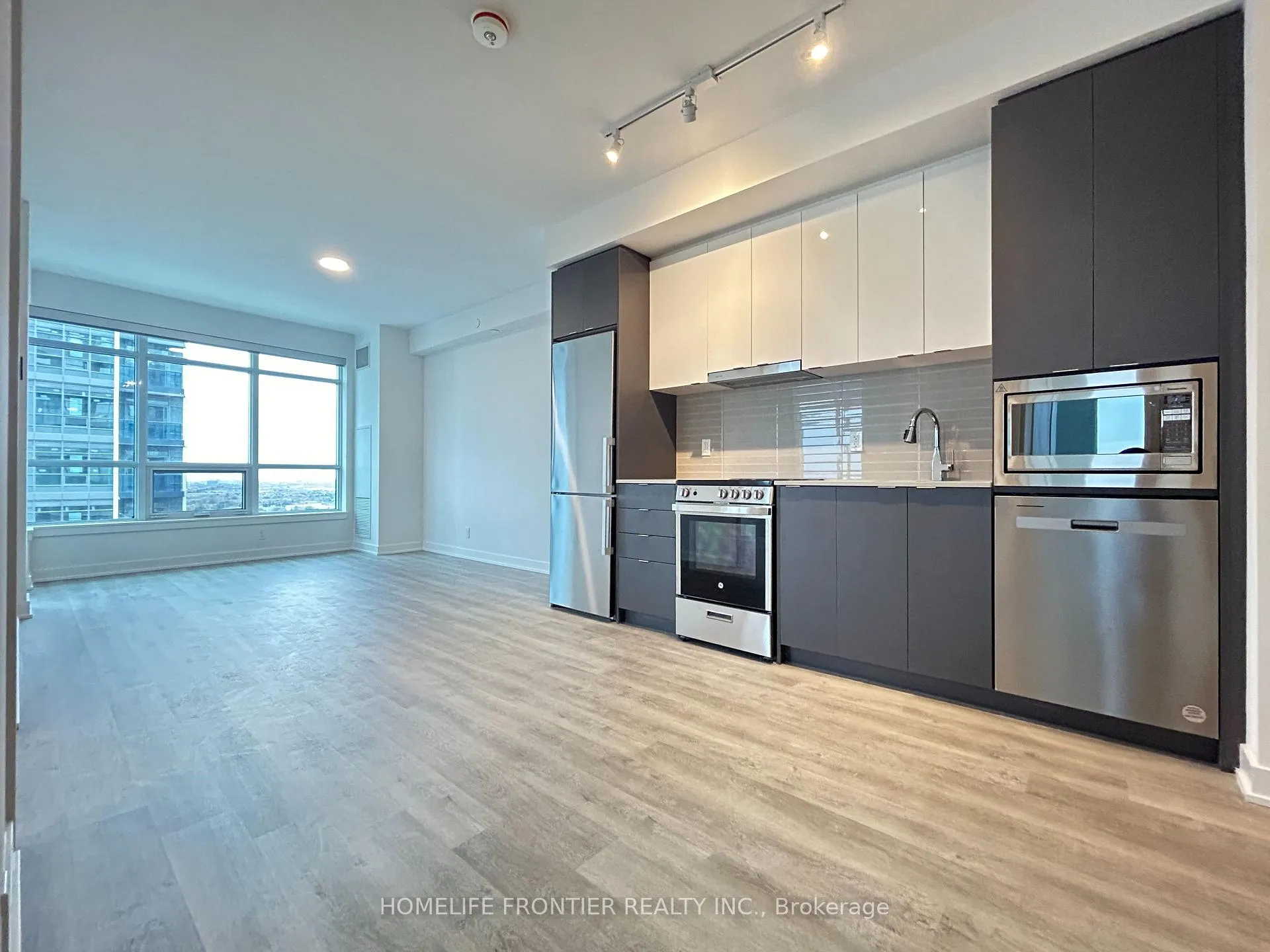 Photo 8 of Unit 2702B, 50 Upper Mall Way, Vaughan, Brownridge — HOMEH