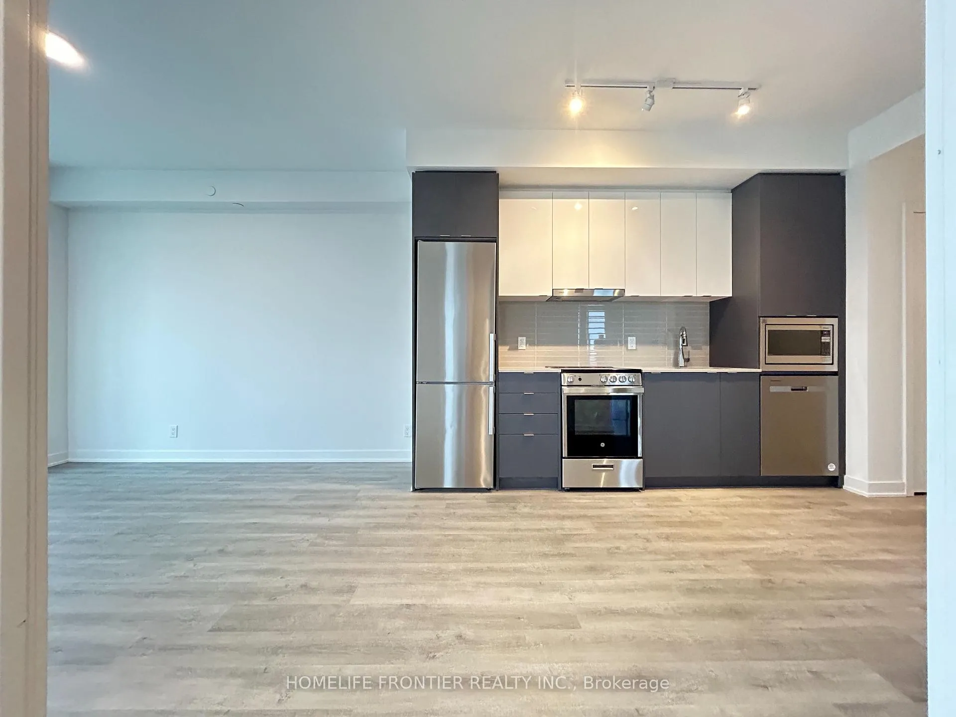 Photo 9 of Unit 2702B, 50 Upper Mall Way, Vaughan, Brownridge — HOMEH