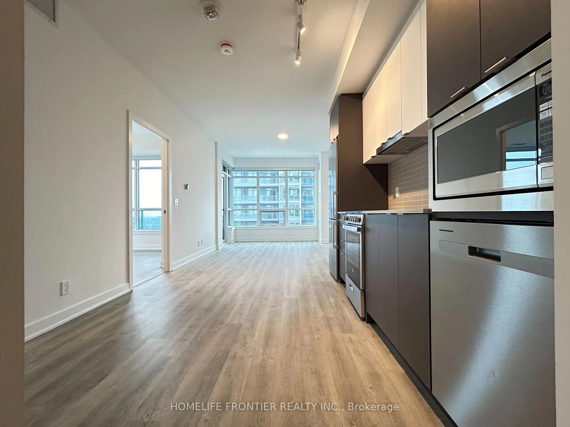 Photo 18 of Unit 2702B, 50 Upper Mall Way, Vaughan, Brownridge — HOMEH