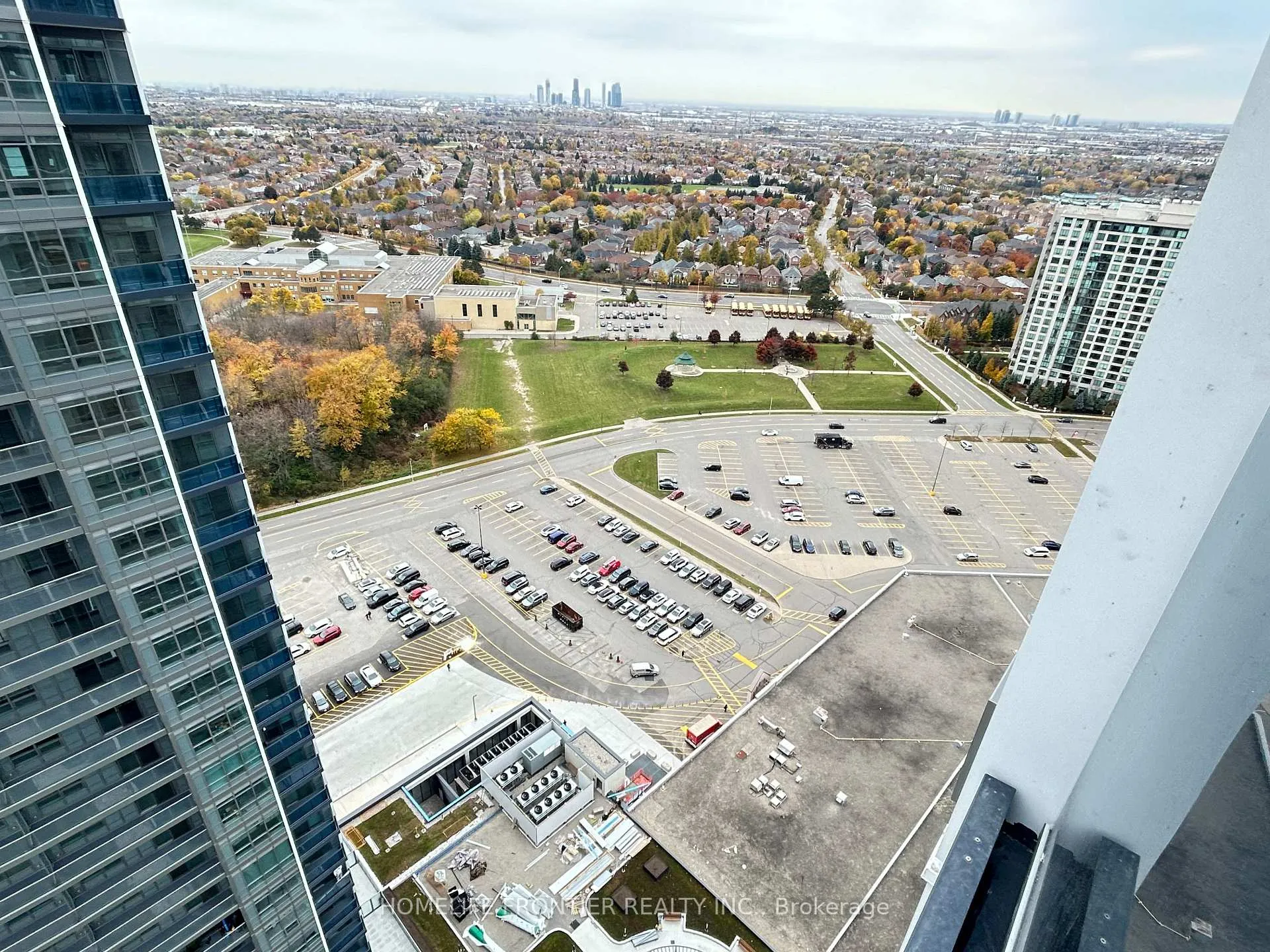 Photo 25 of Unit 2702B, 50 Upper Mall Way, Vaughan, Brownridge — HOMEH
