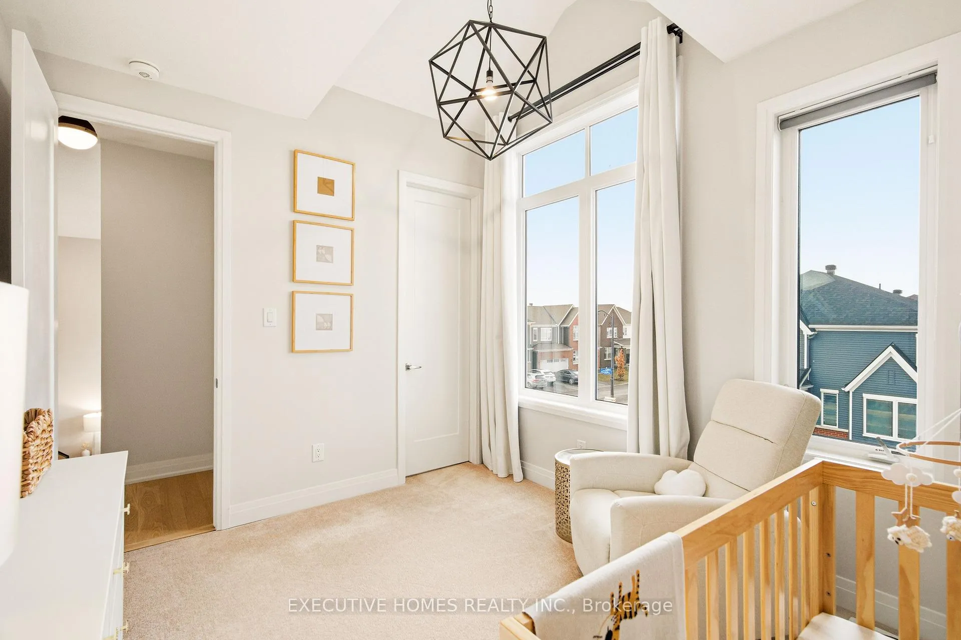 Photo 25 of 142 Aubrais Crescent, Ottawa, Chapel Hill South - Orleans Village — HOMEH