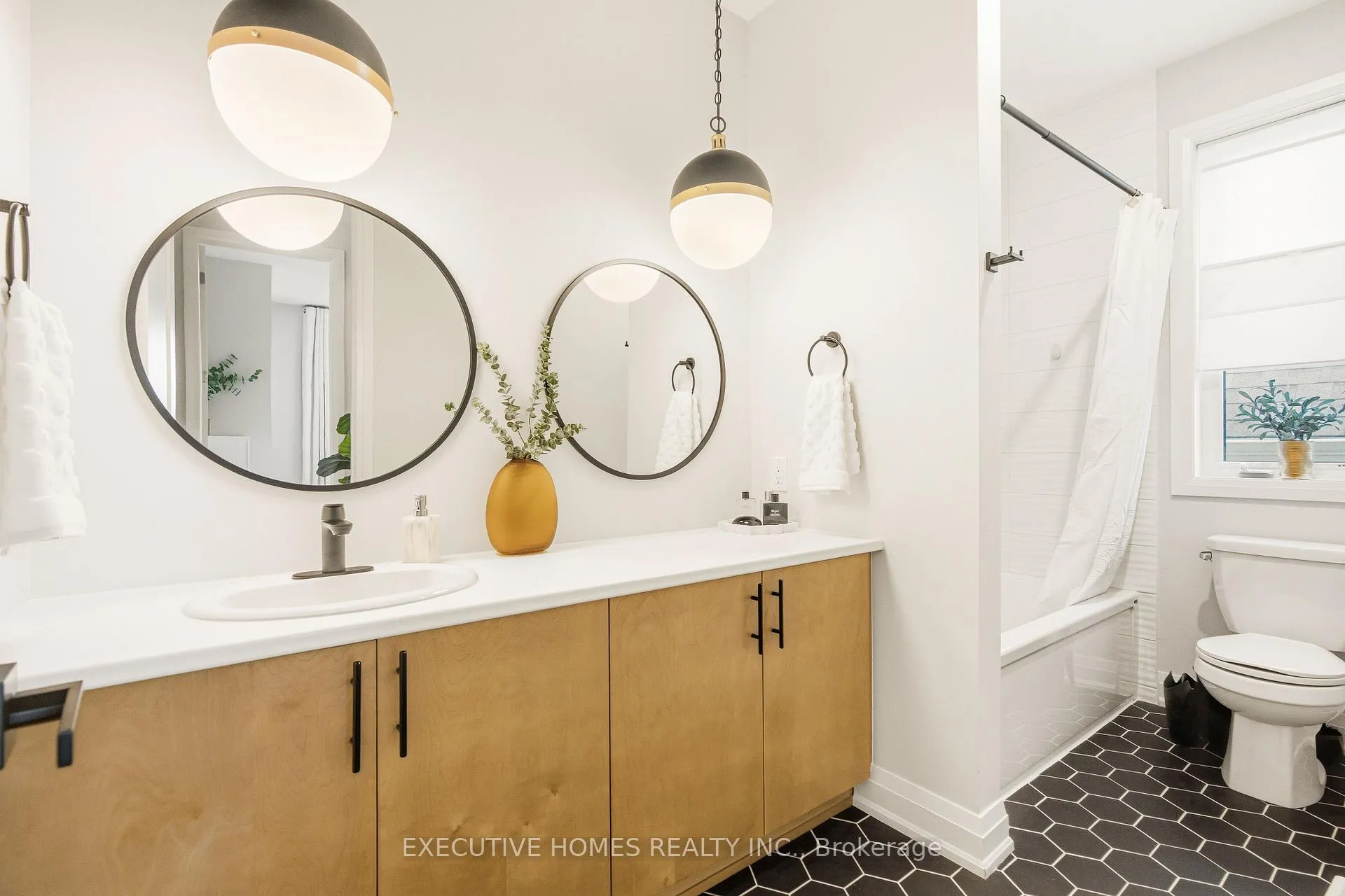 Photo 27 of 142 Aubrais Crescent, Ottawa, Chapel Hill South - Orleans Village — HOMEH