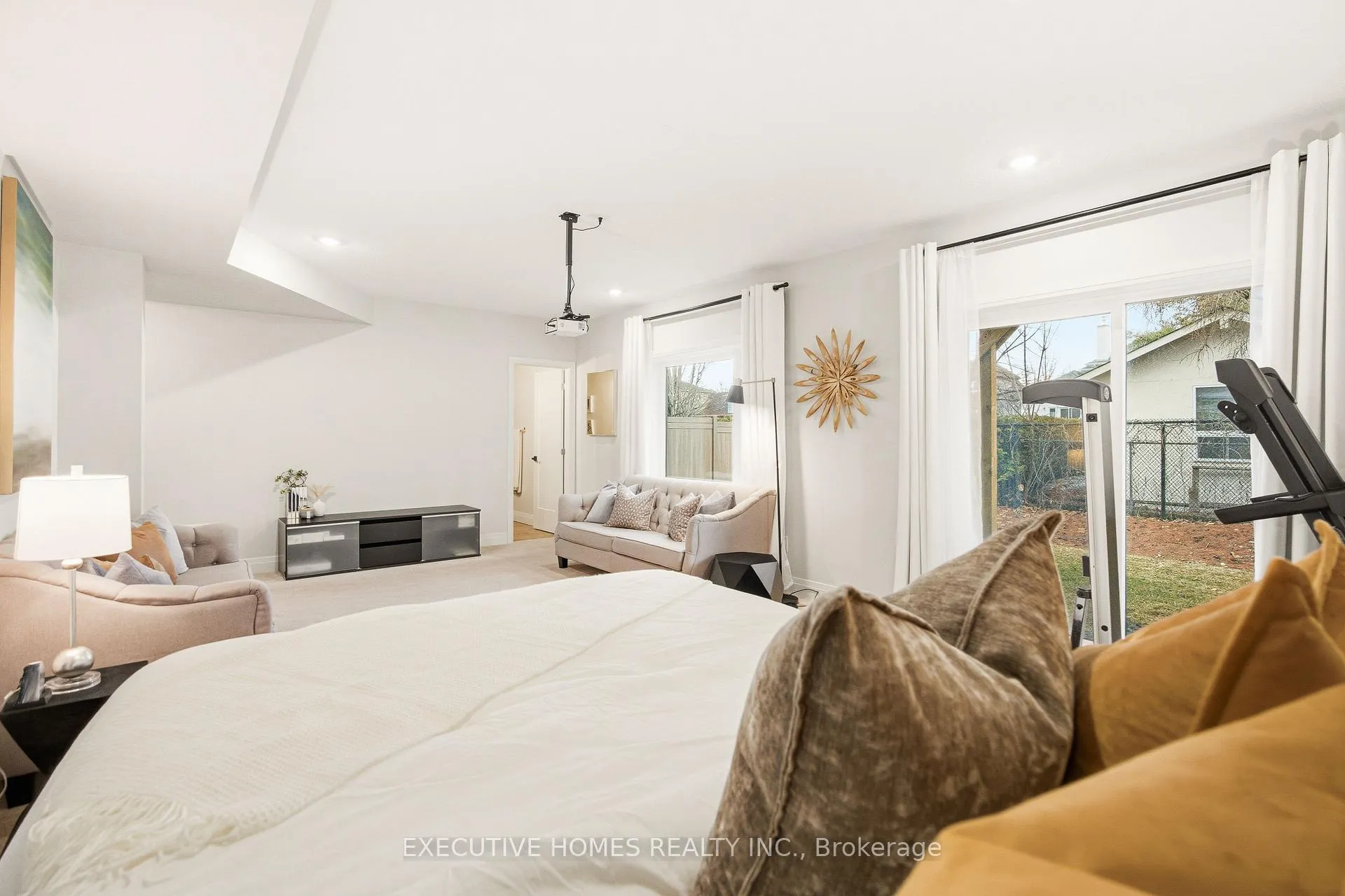 Photo 33 of 142 Aubrais Crescent, Ottawa, Chapel Hill South - Orleans Village — HOMEH