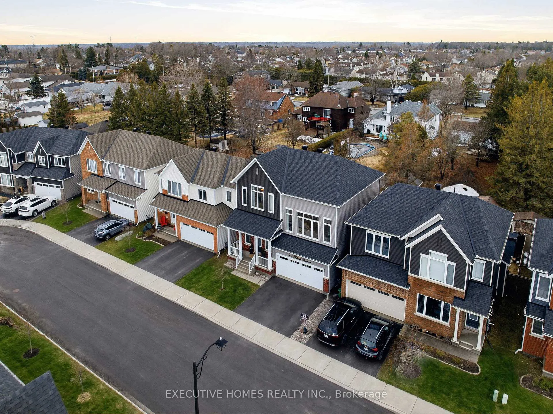 Photo 39 of 142 Aubrais Crescent, Ottawa, Chapel Hill South - Orleans Village — HOMEH
