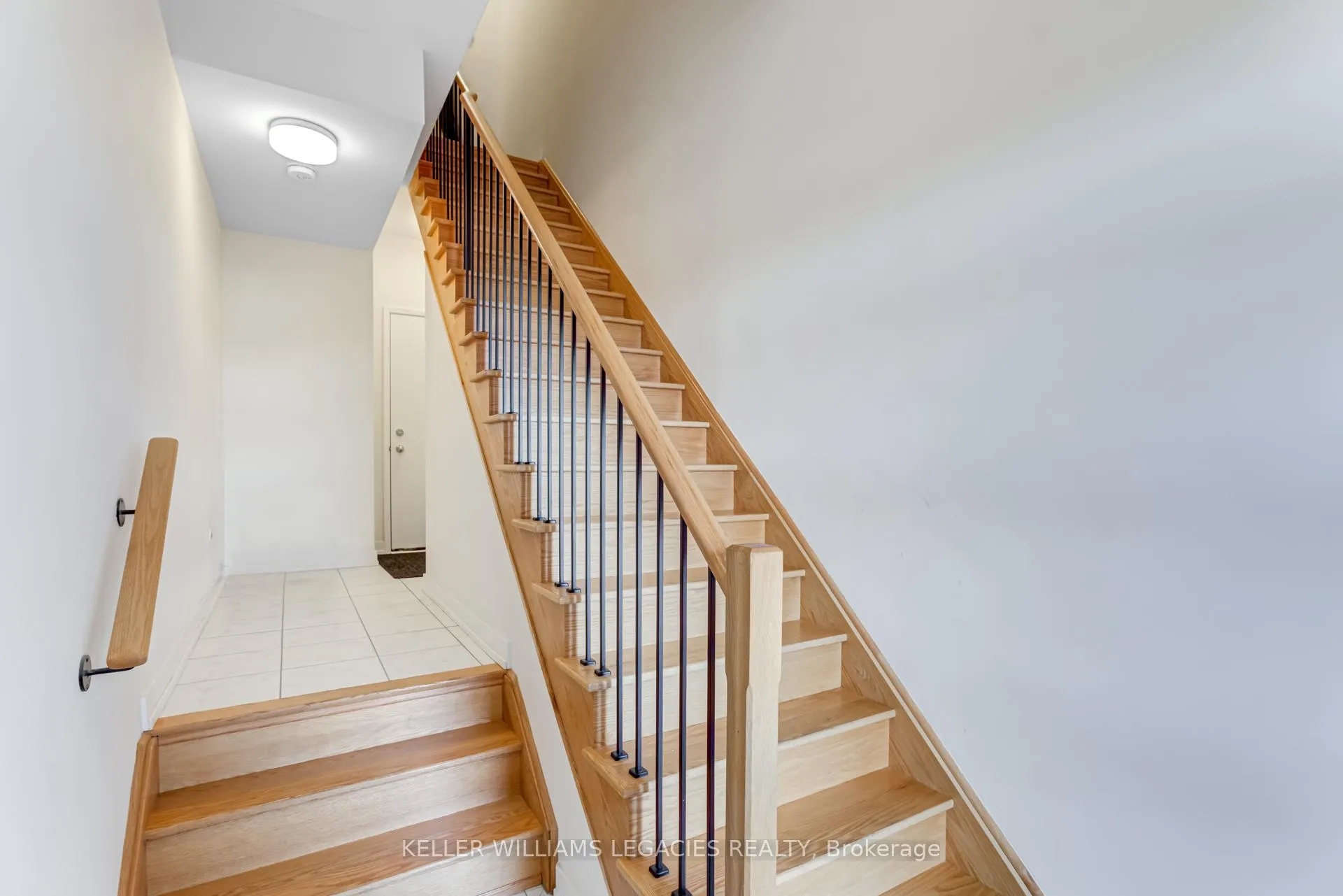Photo 5 of Unit 203, 2550 Castlegate Crossing Drive, Pickering, Duffin Heights — HOMEH