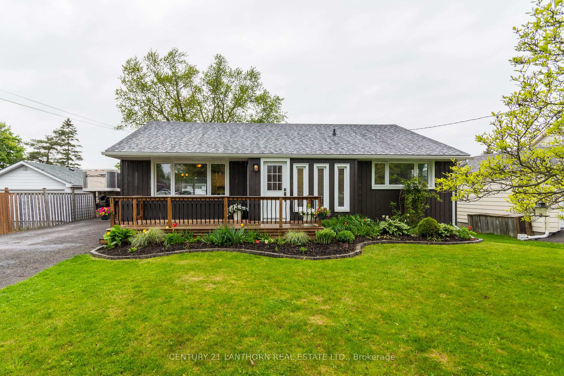 Photo 3 of 76 Maple Drive, Belleville, Belleville Ward — HOMEH
