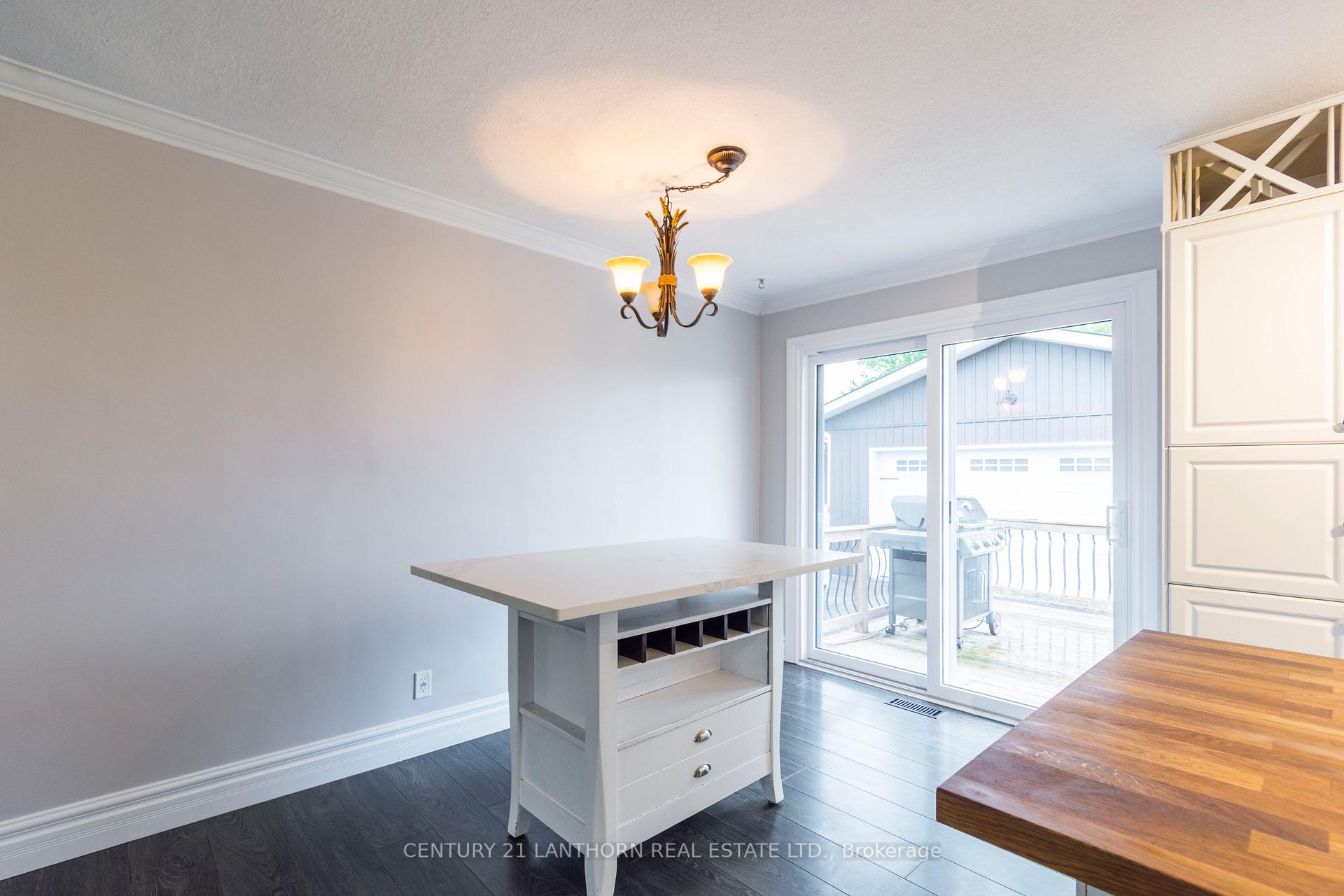Photo 12 of 76 Maple Drive, Belleville, Belleville Ward — HOMEH