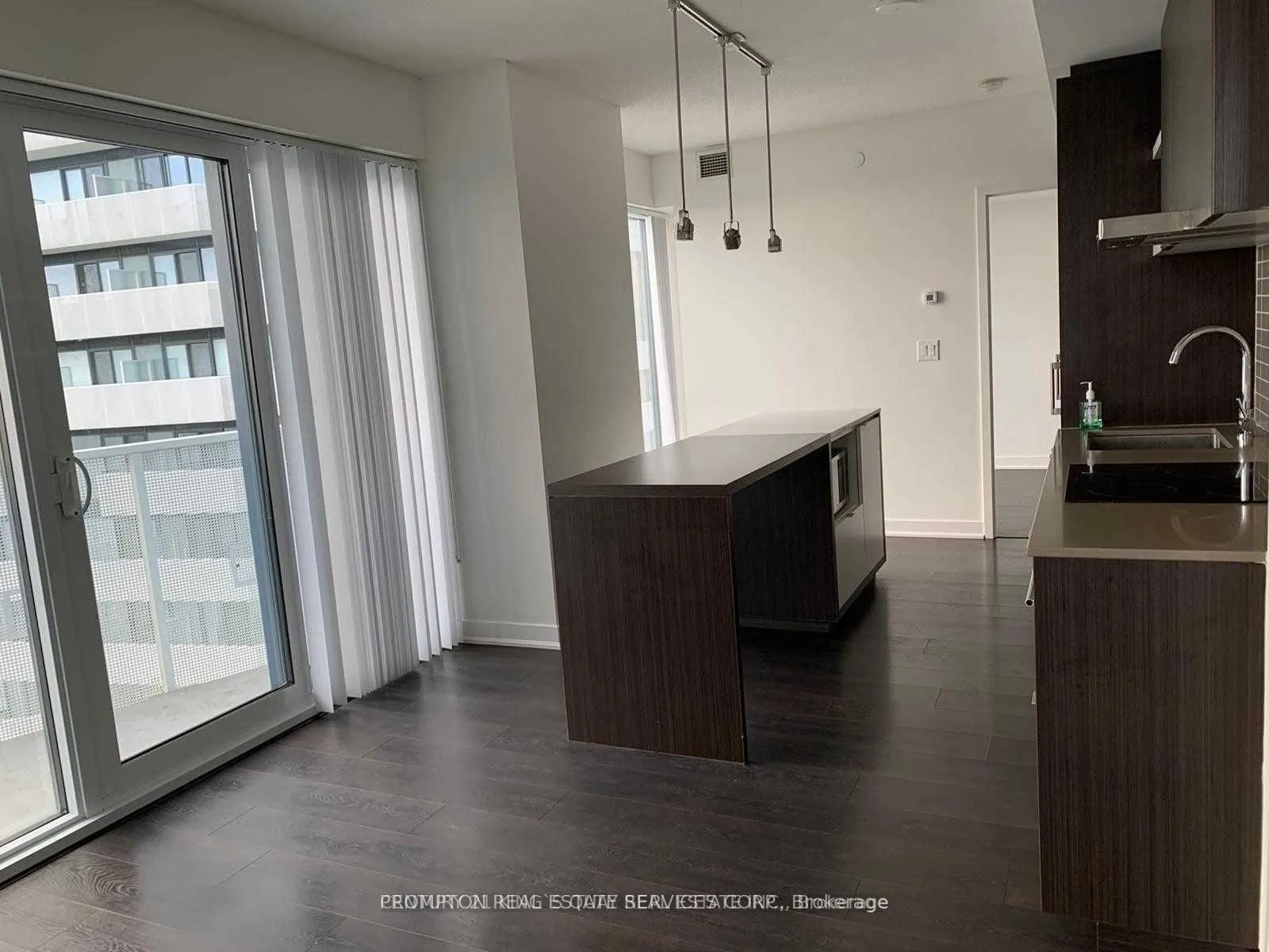 Front of Unit 4410, 88 Harbour Street