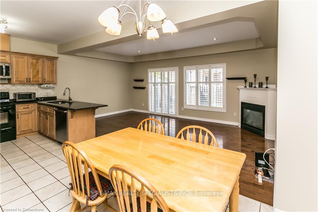 Photo 4 of 4007 Alexan Crescent, Burlington, Rose — HOMEH