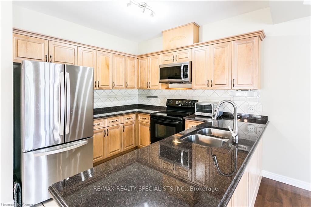 Photo 5 of 4007 Alexan Crescent, Burlington, Rose — HOMEH