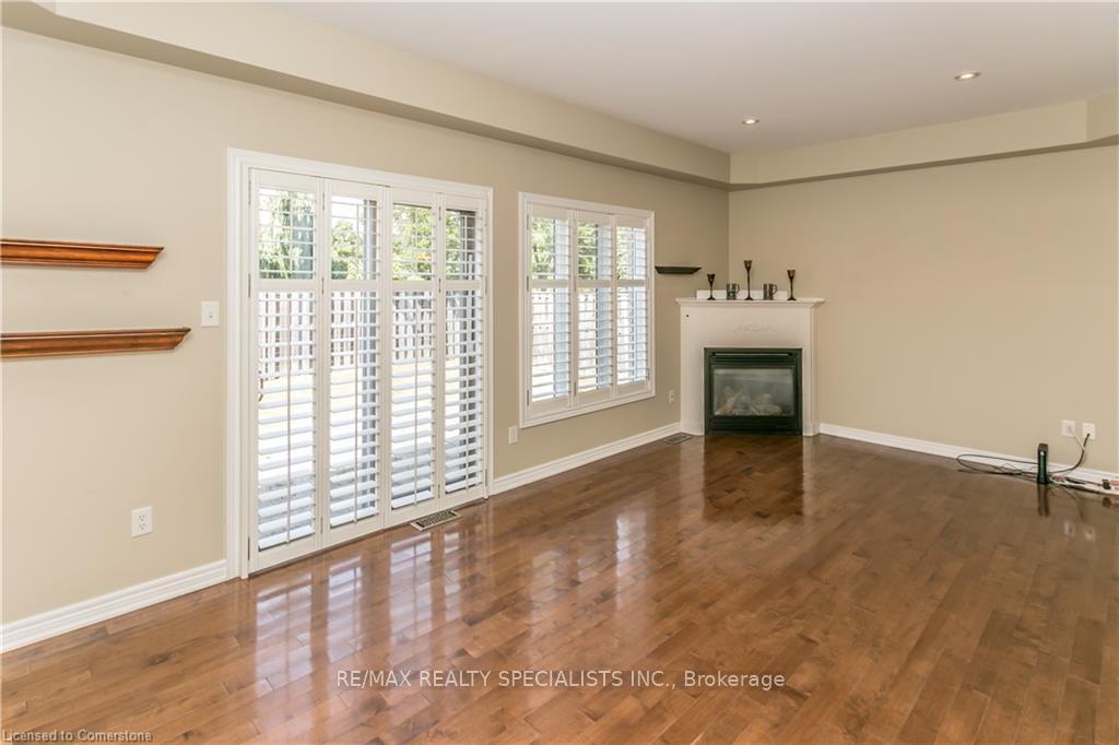 Photo 9 of 4007 Alexan Crescent, Burlington, Rose — HOMEH