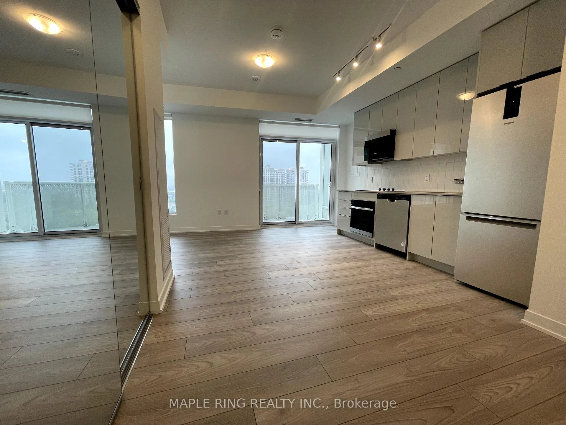 Photo 2 of Unit 904, 474 Caldari Road, Vaughan, Concord — HOMEH