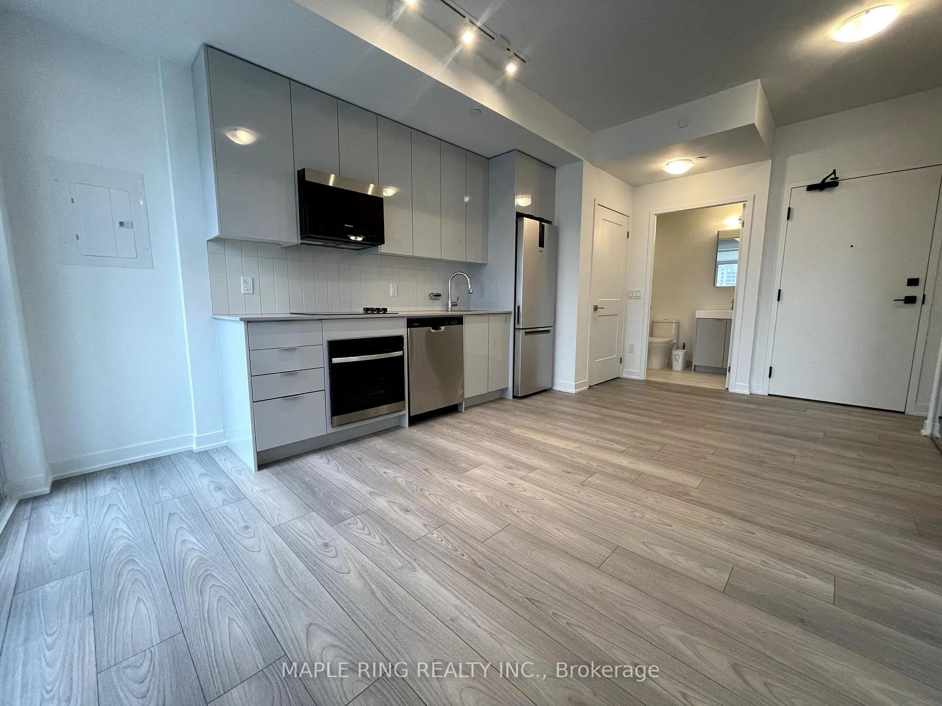 Photo 6 of Unit 904, 474 Caldari Road, Vaughan, Concord — HOMEH