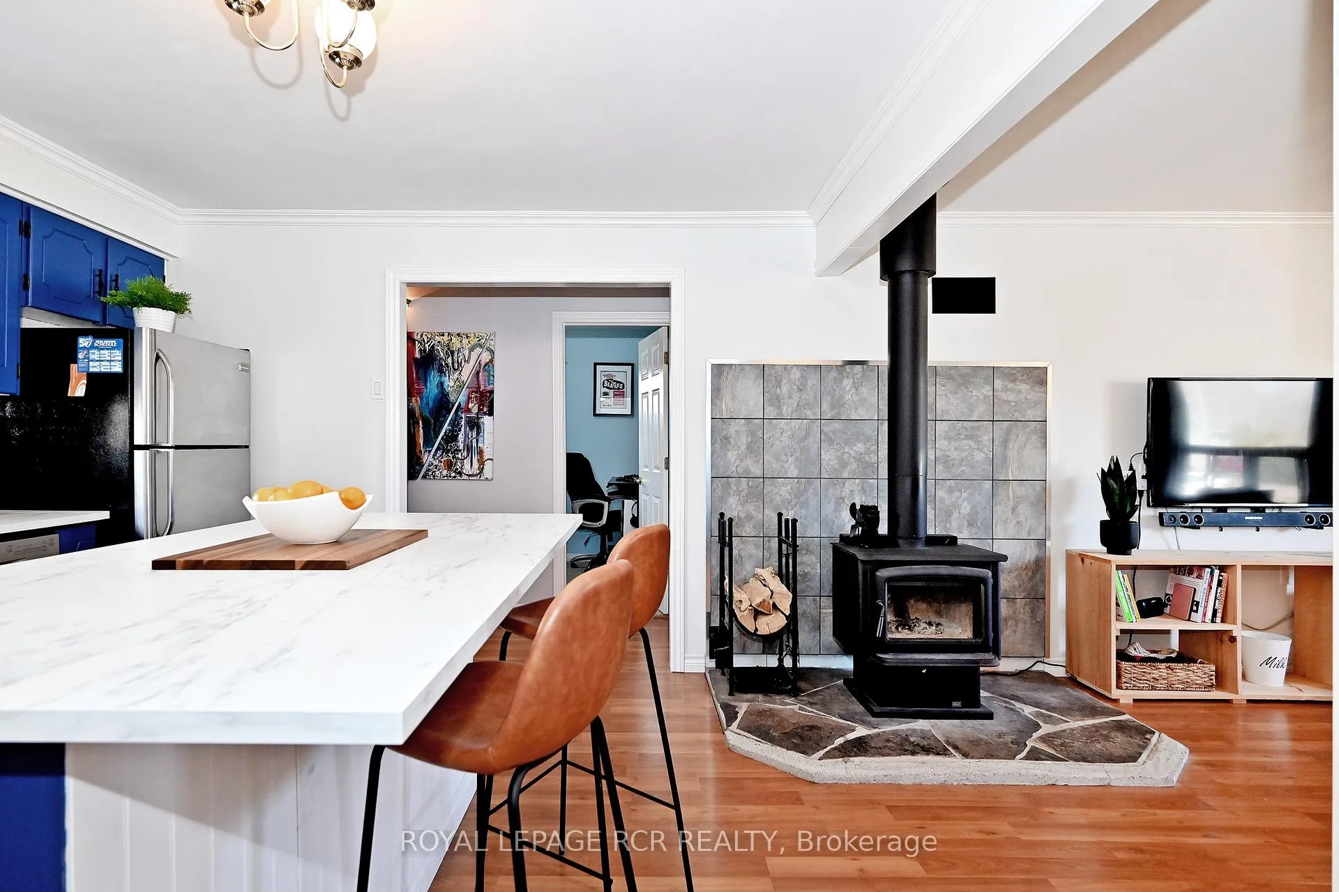 Photo 14 of 993 Barton Avenue, Georgina, Keswick North — HOMEH