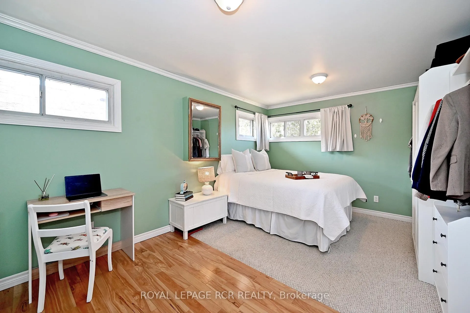Photo 16 of 993 Barton Avenue, Georgina, Keswick North — HOMEH