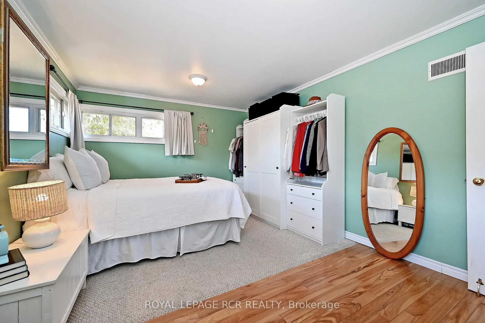Photo 18 of 993 Barton Avenue, Georgina, Keswick North — HOMEH