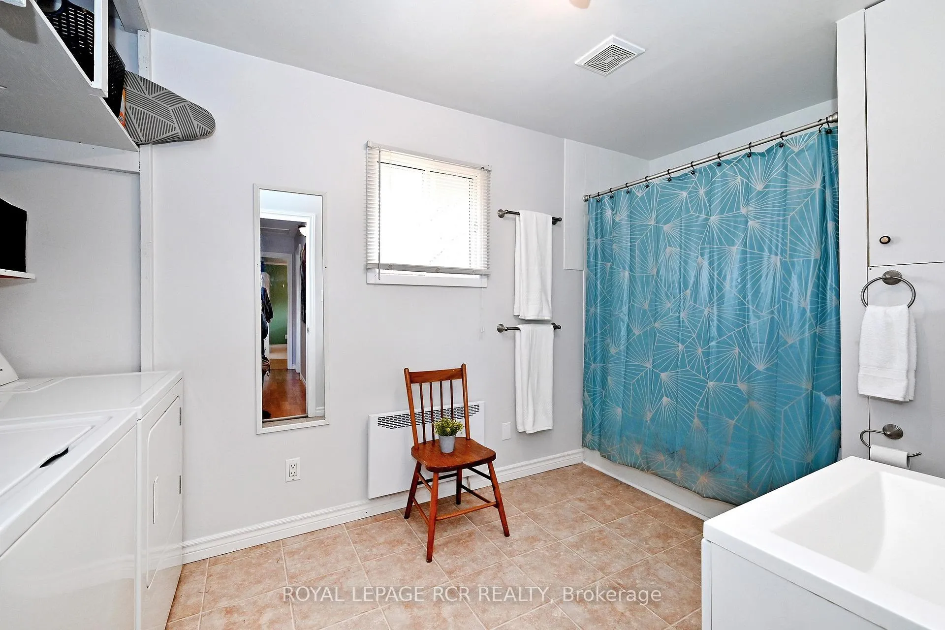 Photo 22 of 993 Barton Avenue, Georgina, Keswick North — HOMEH