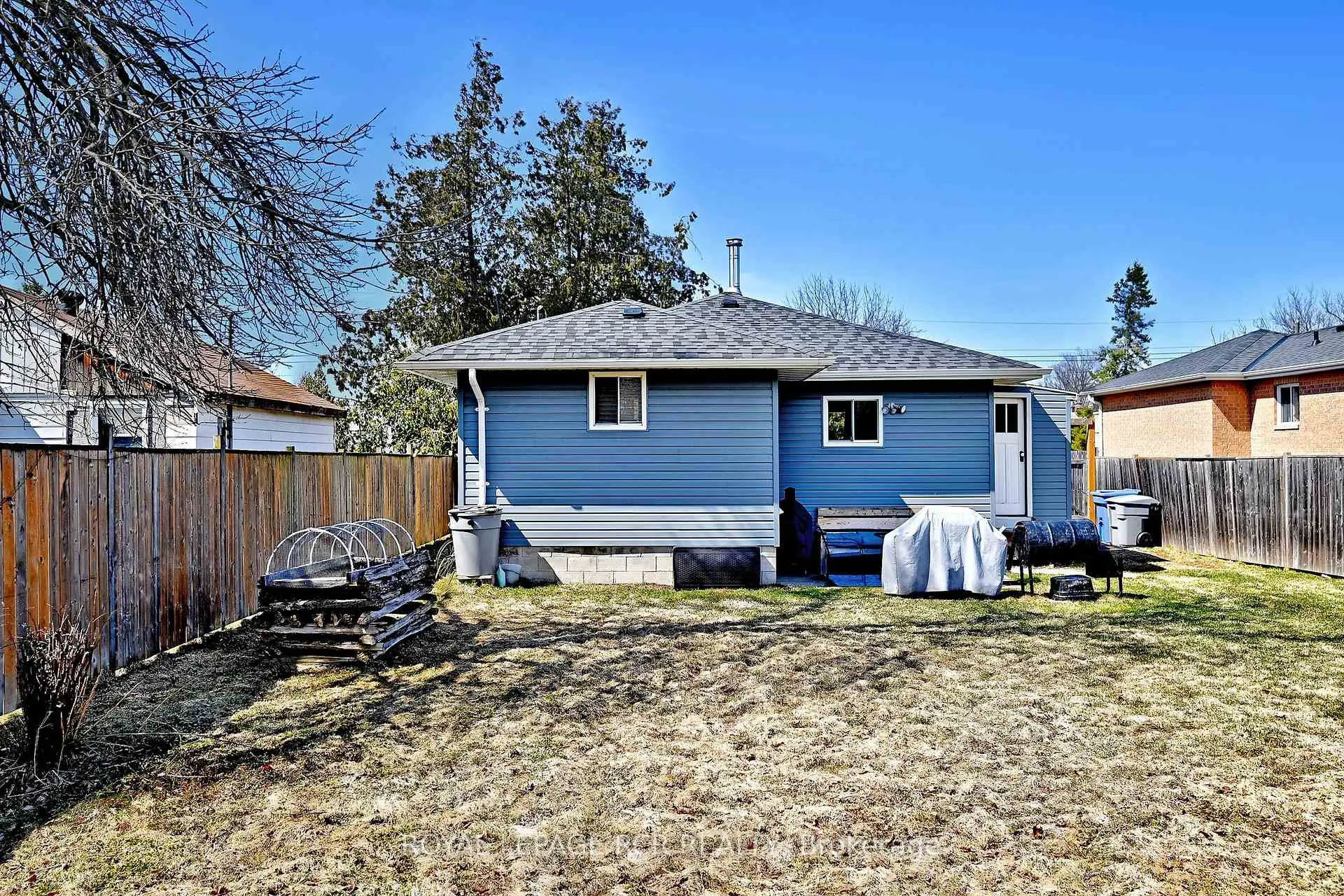 Photo 30 of 993 Barton Avenue, Georgina, Keswick North — HOMEH