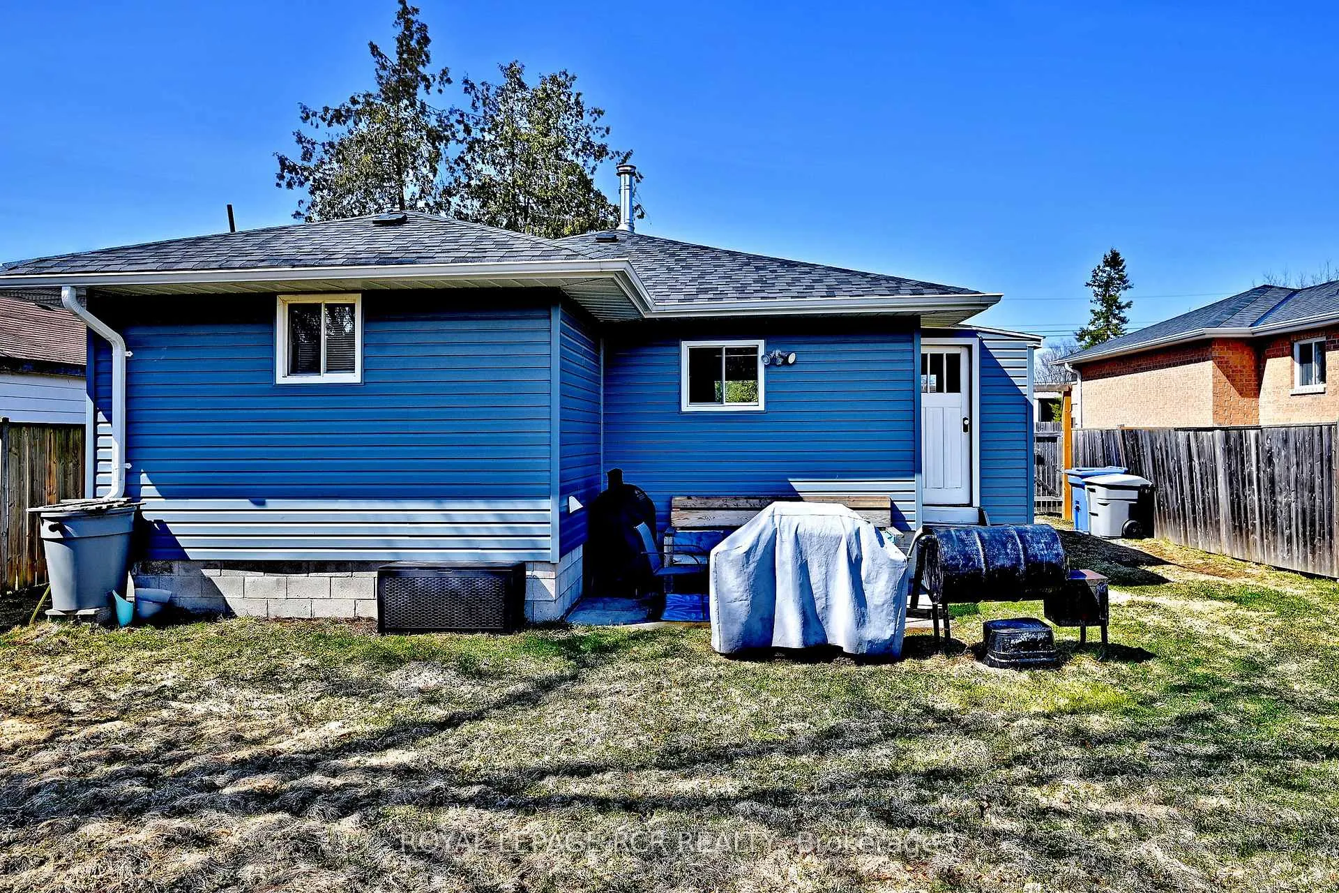 Photo 31 of 993 Barton Avenue, Georgina, Keswick North — HOMEH