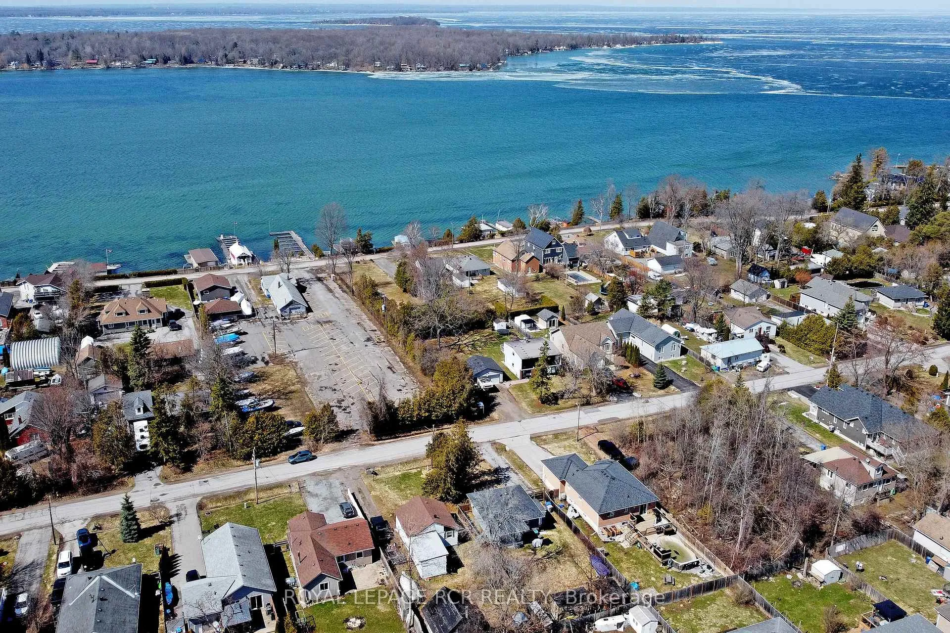 Photo 39 of 993 Barton Avenue, Georgina, Keswick North — HOMEH