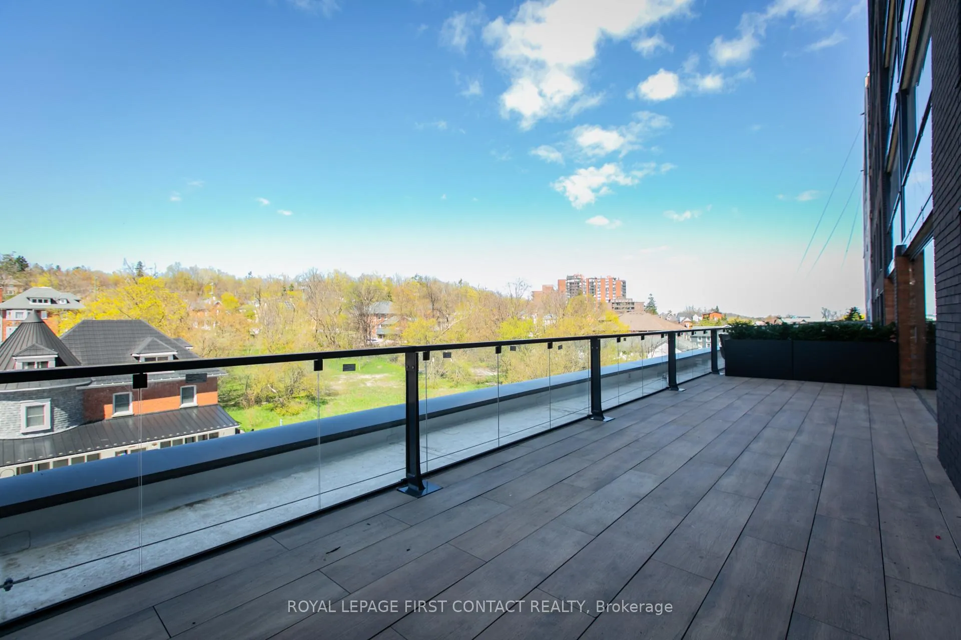 Photo 3 of Unit 421, 185 Dunlop Street E, Barrie, Lakeshore — HOMEH