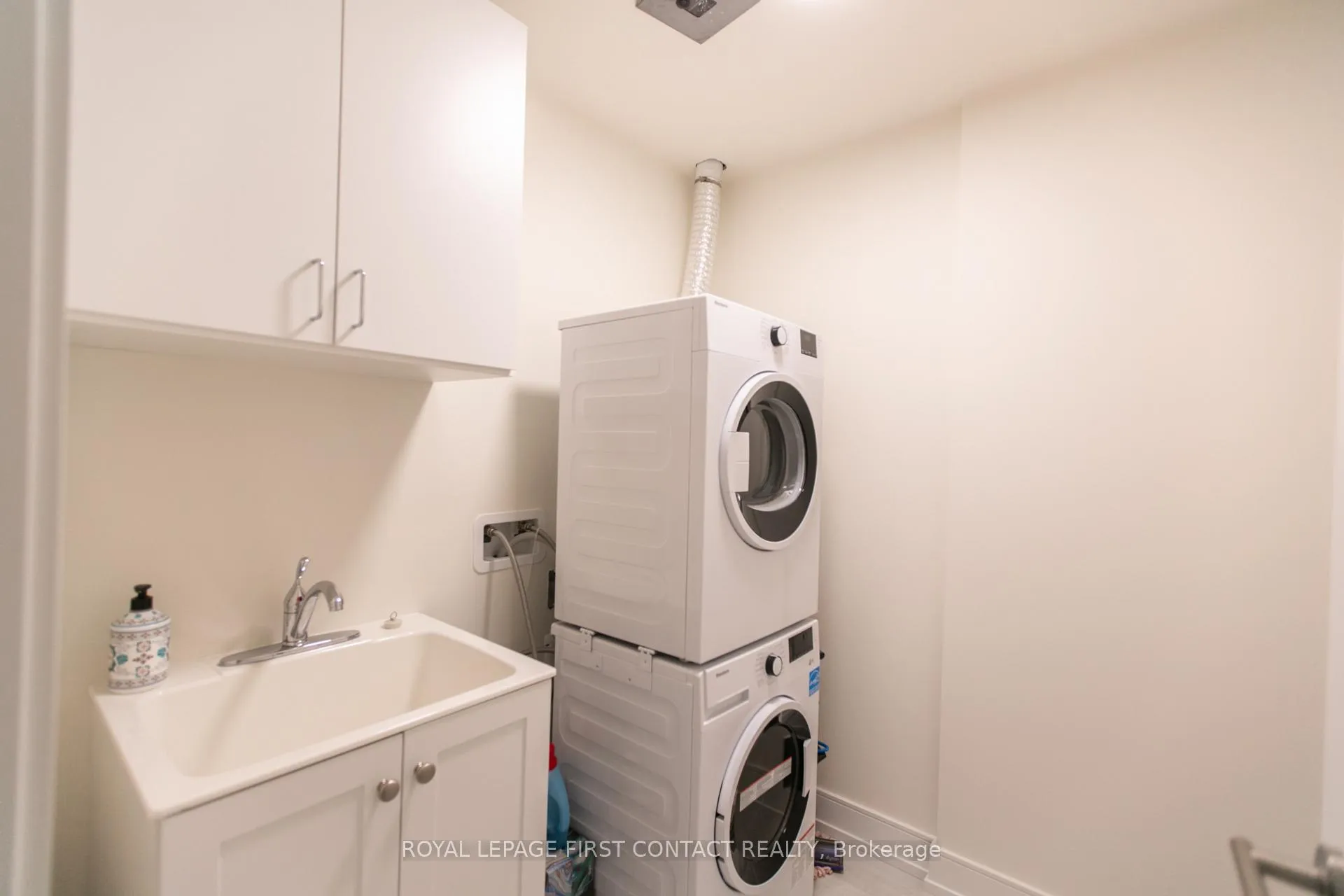 Photo 18 of Unit 421, 185 Dunlop Street E, Barrie, Lakeshore — HOMEH